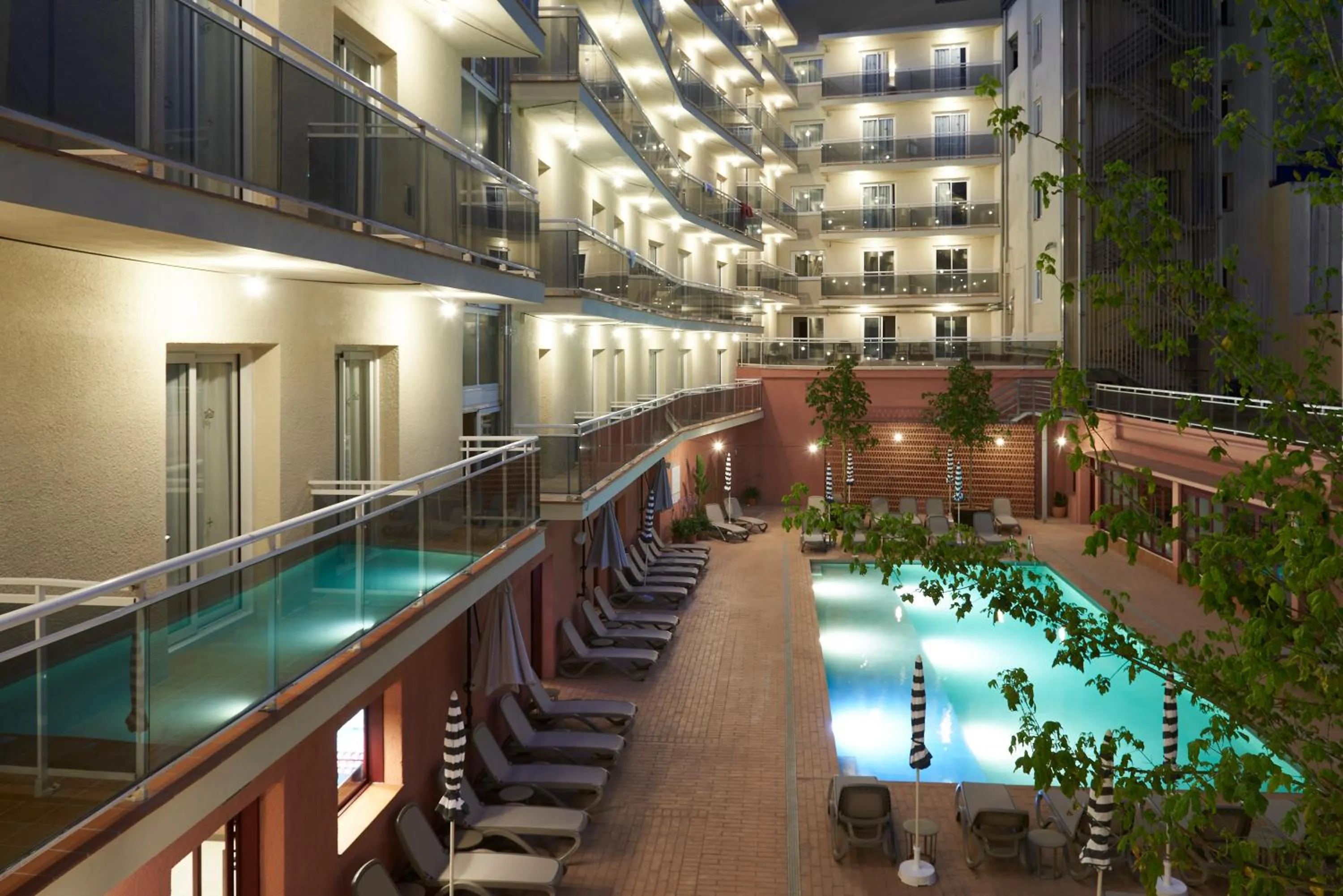 Property building in tent Lloret de Mar