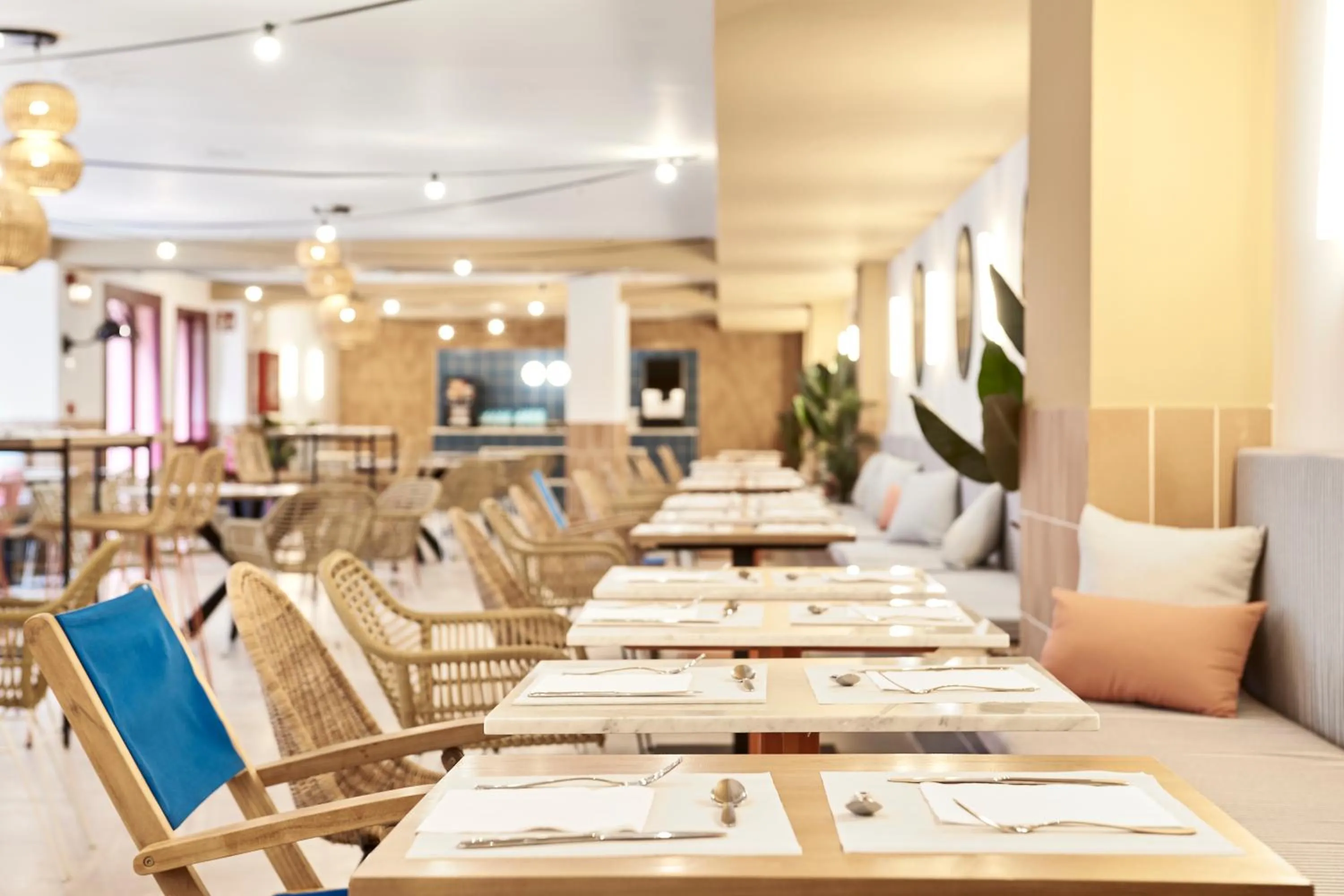 Restaurant/places to eat in tent Lloret de Mar