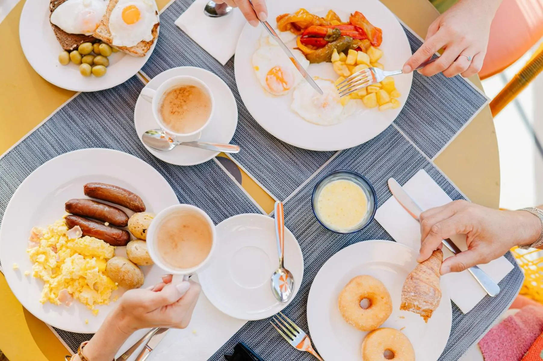 Breakfast in tent Lloret de Mar