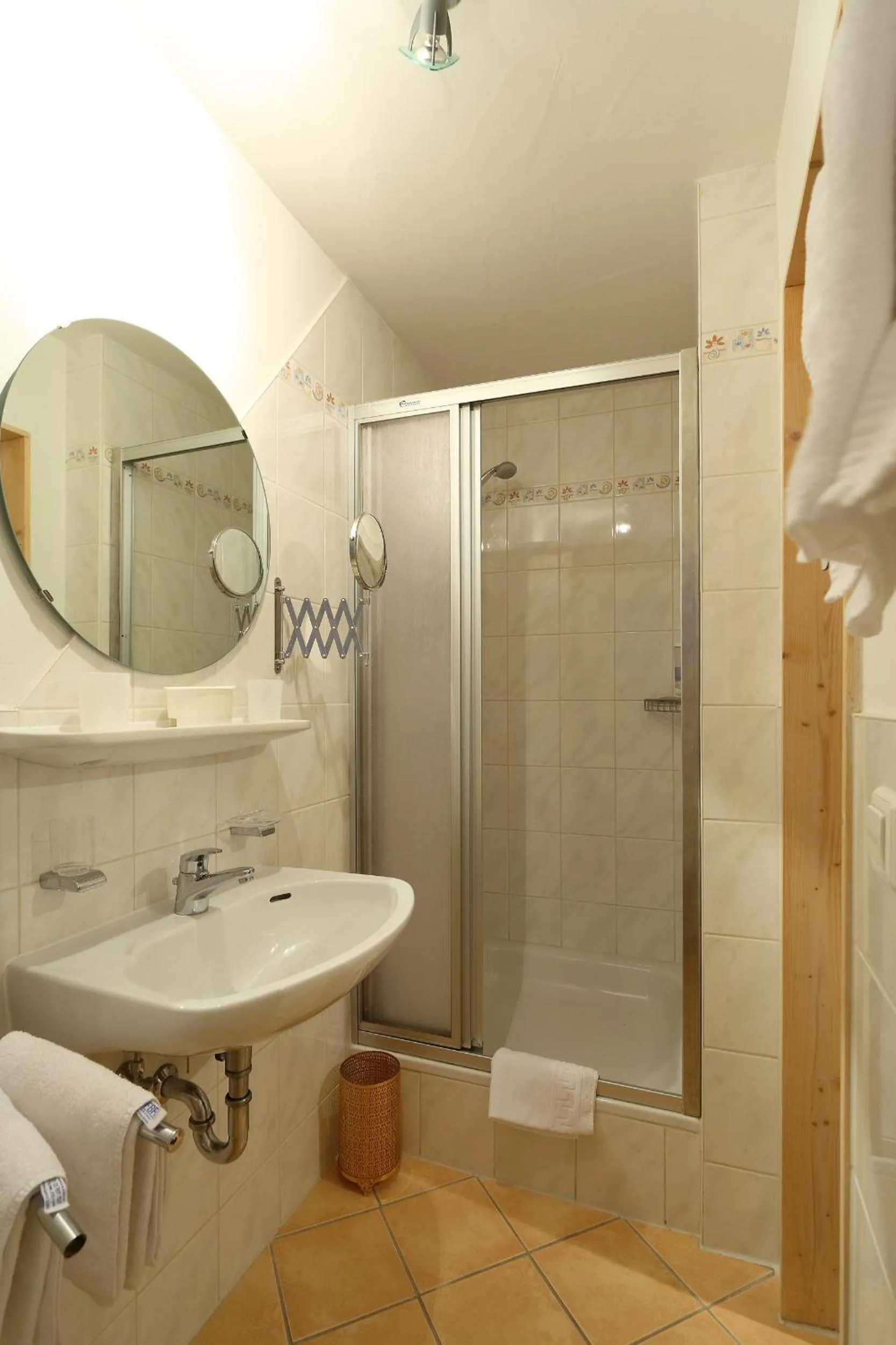 Bathroom in Höhengasthaus Kolmenhof an der Donauquelle