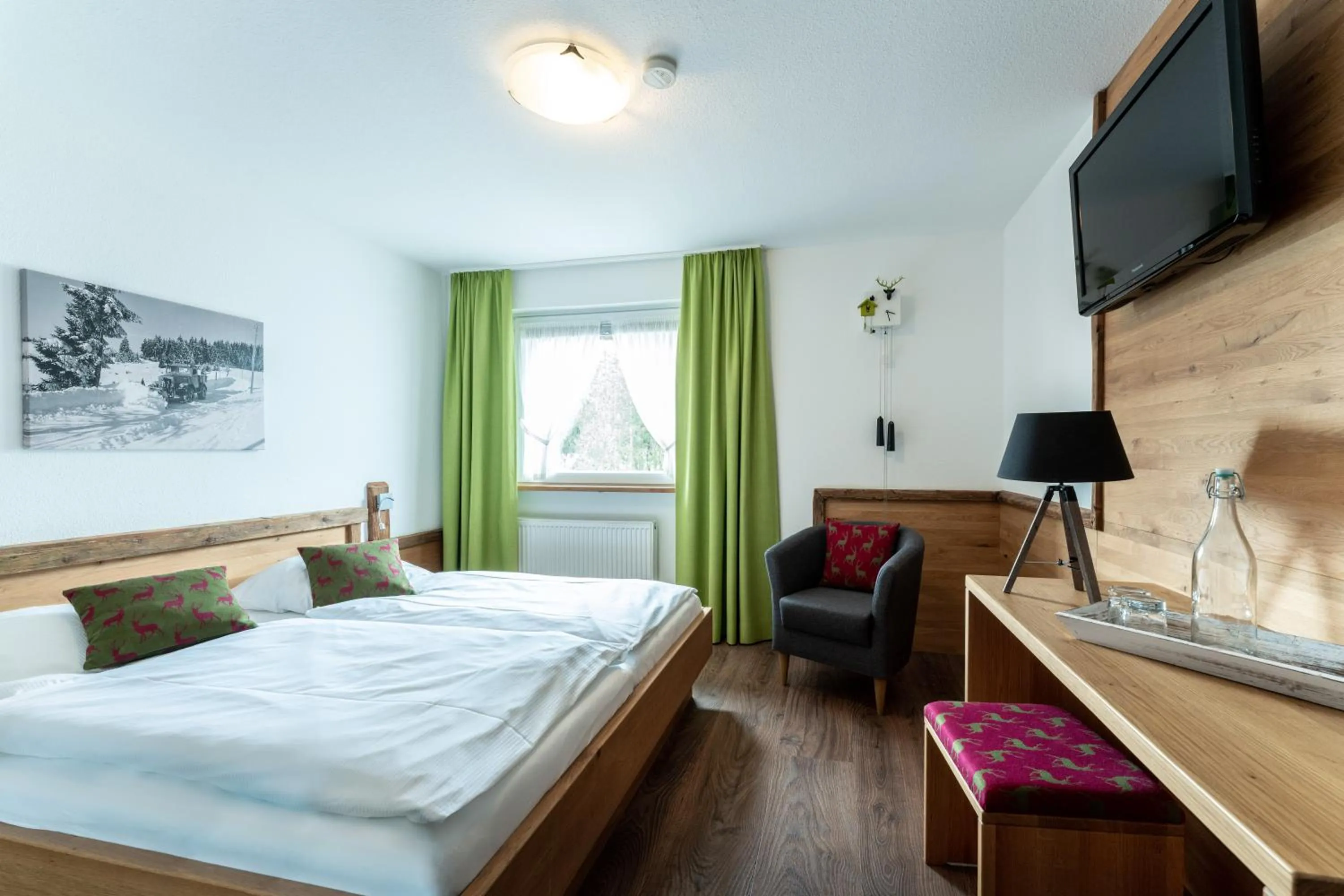 Photo of the whole room, Bed in Höhengasthaus Kolmenhof an der Donauquelle