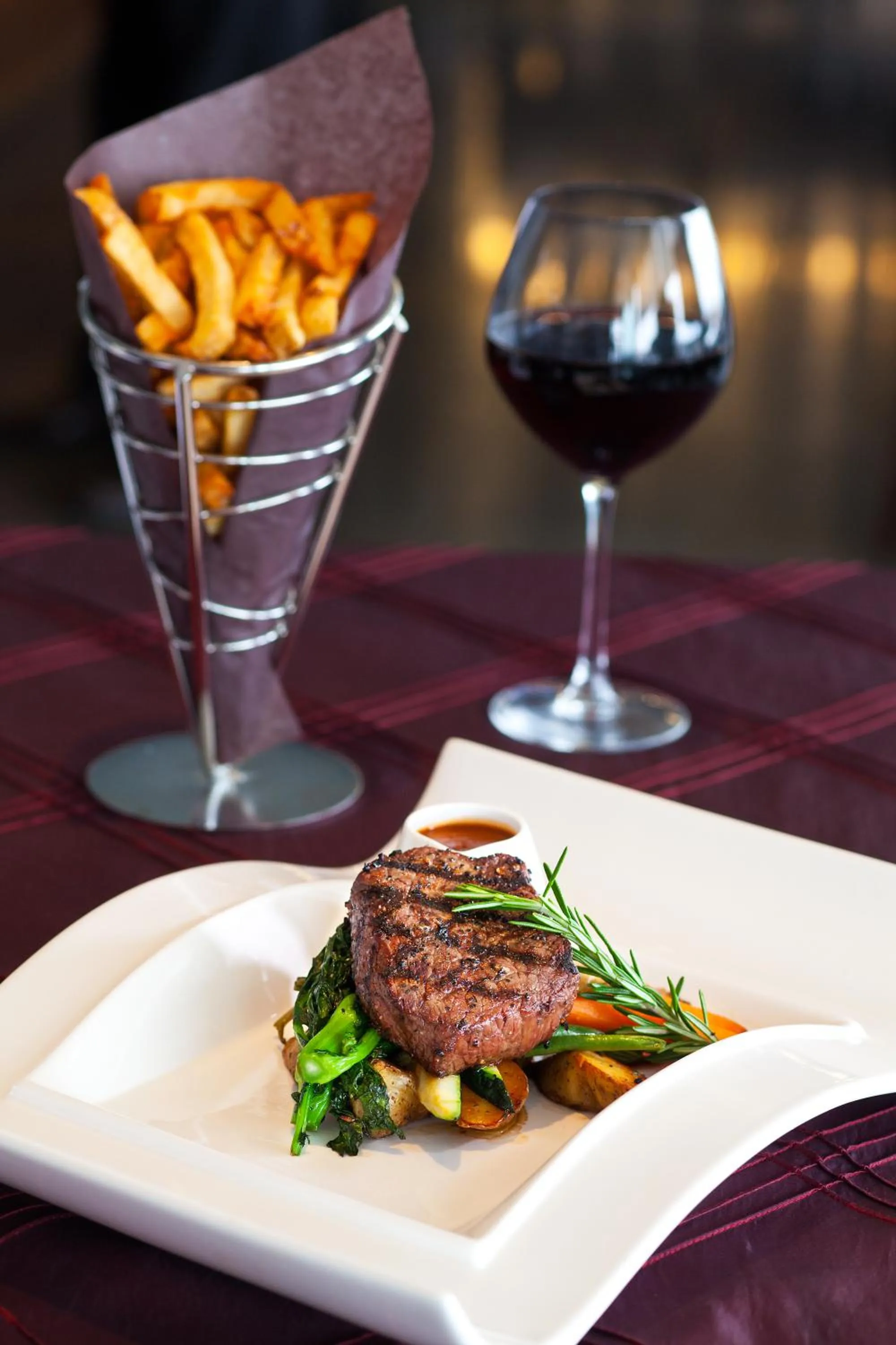 Food and drinks in Novotel Toronto Vaughan Centre