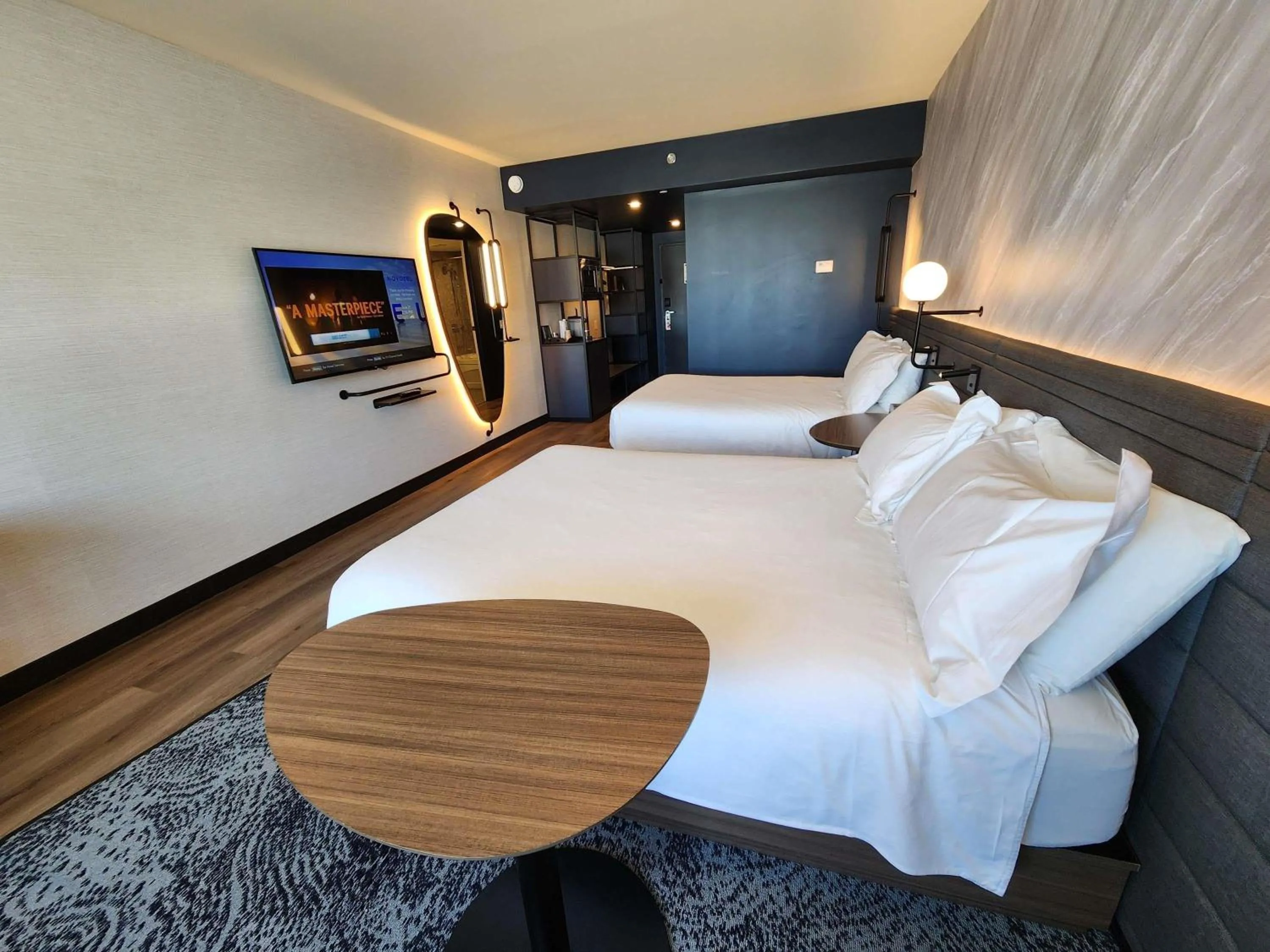 Bedroom, Bed in Novotel Toronto Vaughan Centre