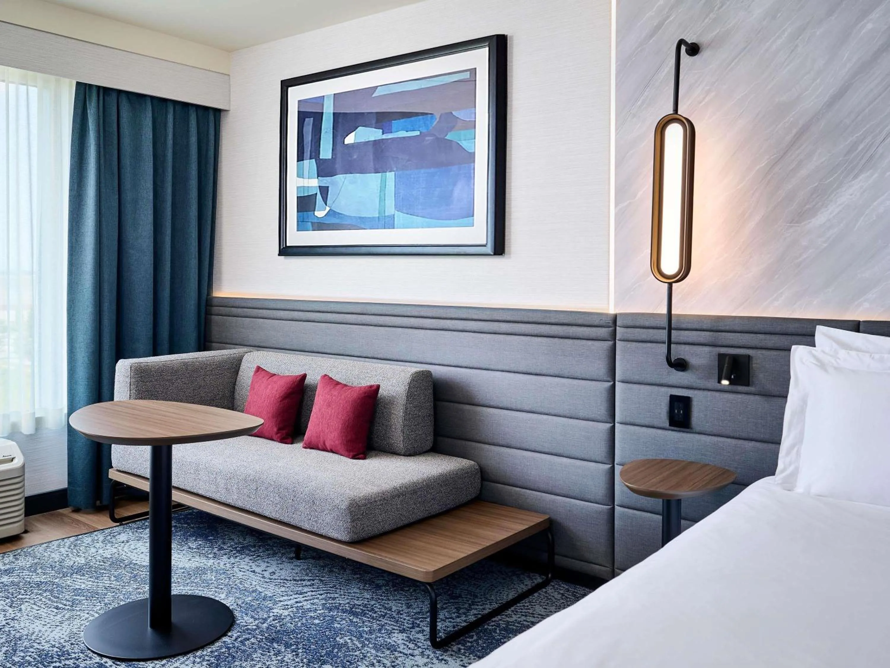 Bedroom, Bed in Novotel Toronto Vaughan Centre