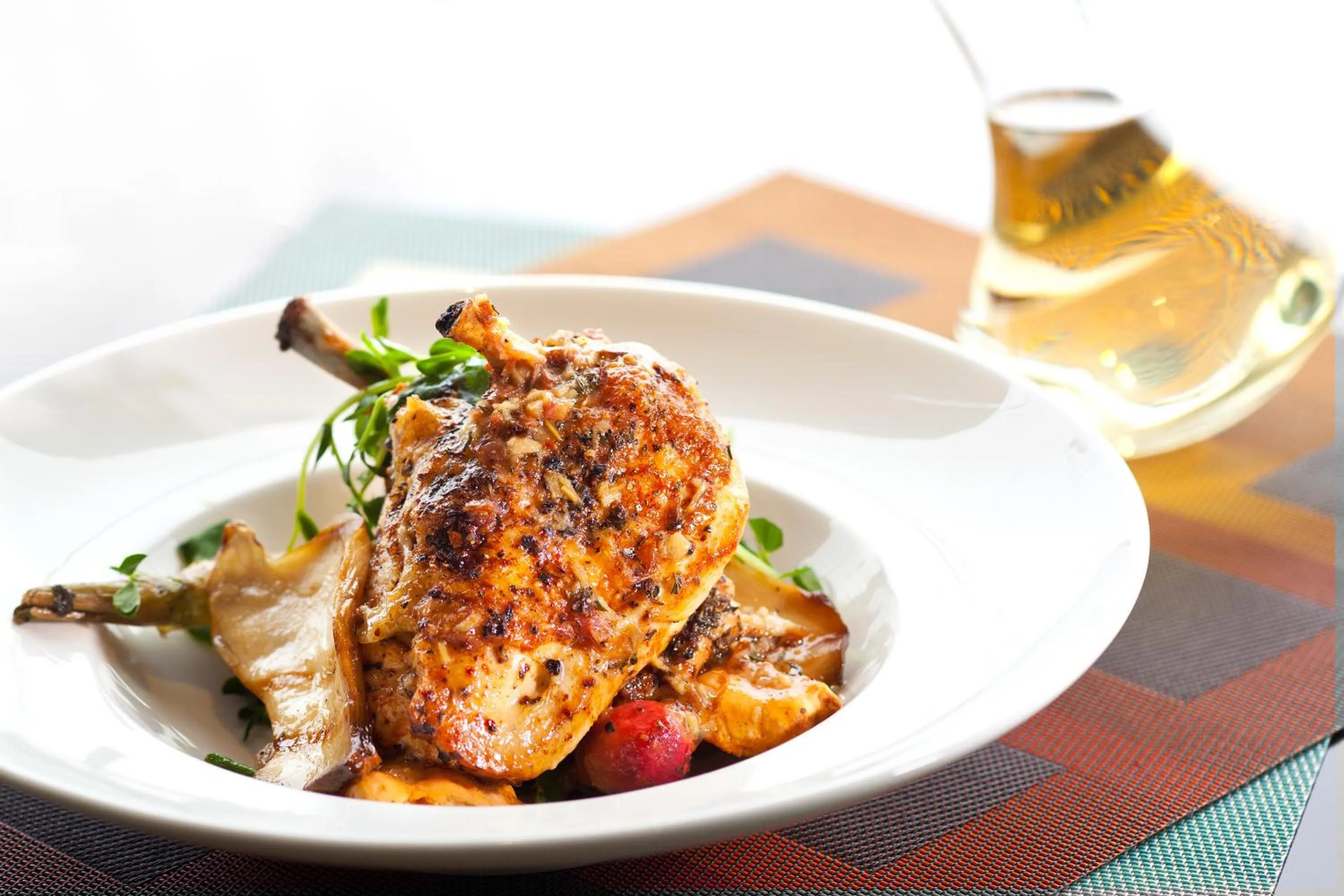 Food and drinks in Novotel Toronto Vaughan Centre