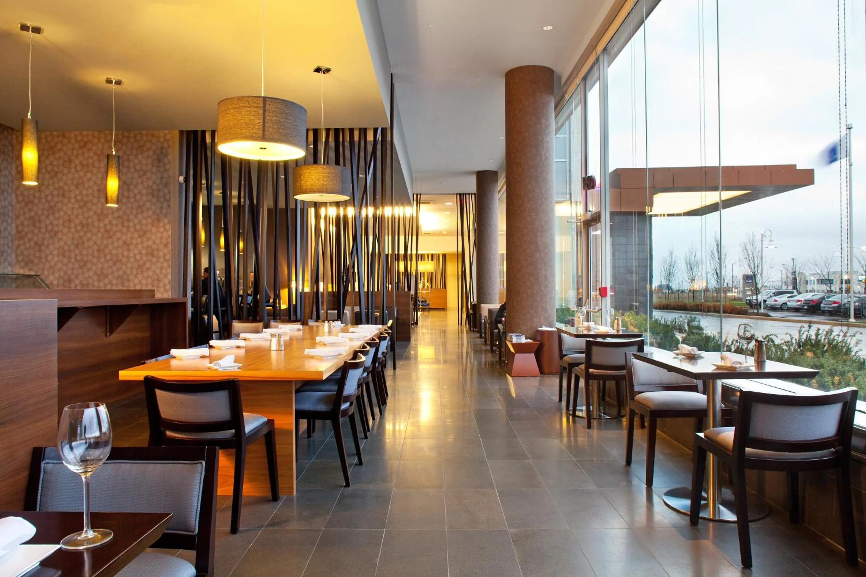 Restaurant/places to eat in Novotel Toronto Vaughan Centre
