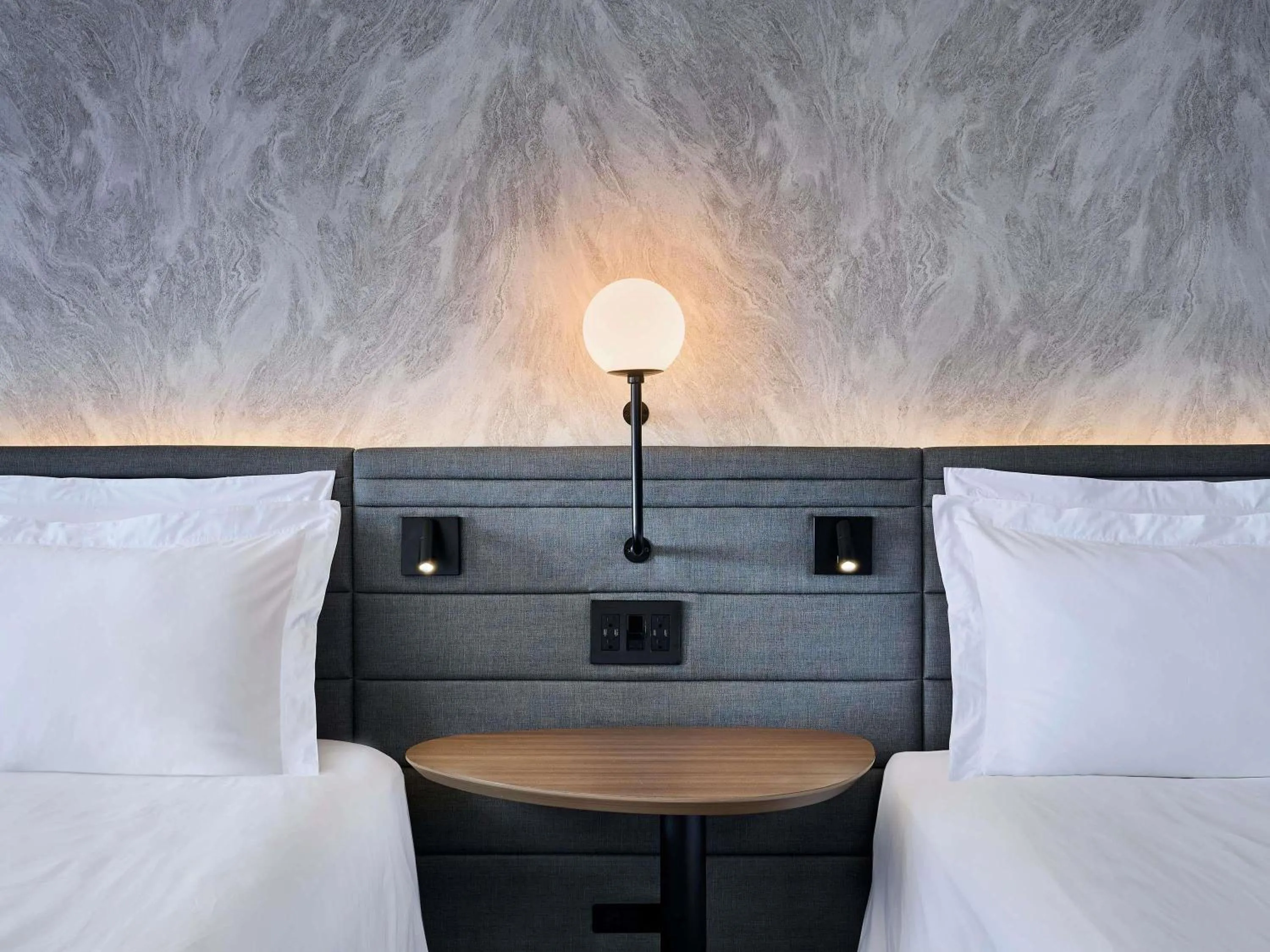 Bedroom, Bed in Novotel Toronto Vaughan Centre