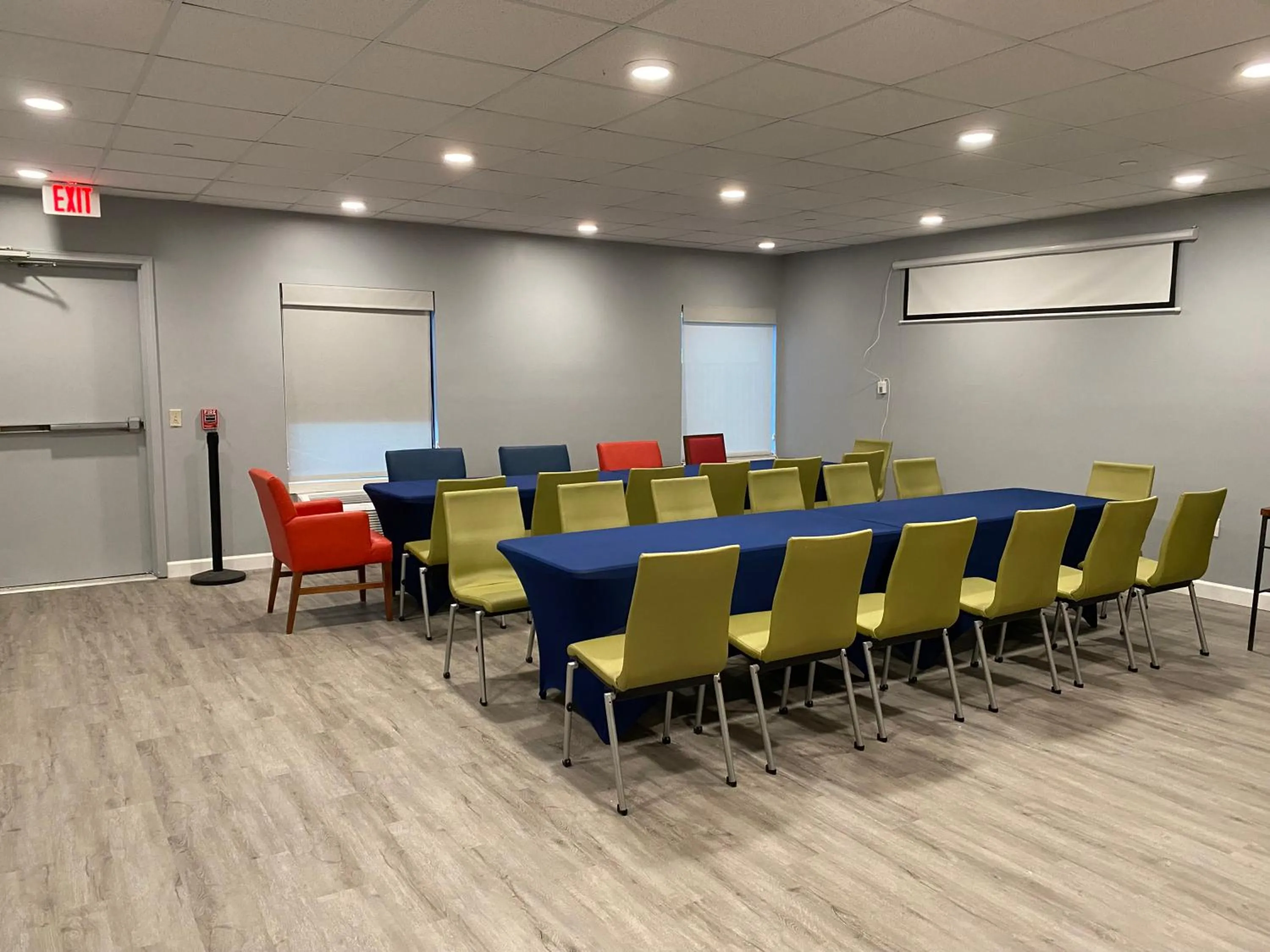 Meeting/conference room in Holiday Inn Express Metropolis by IHG
