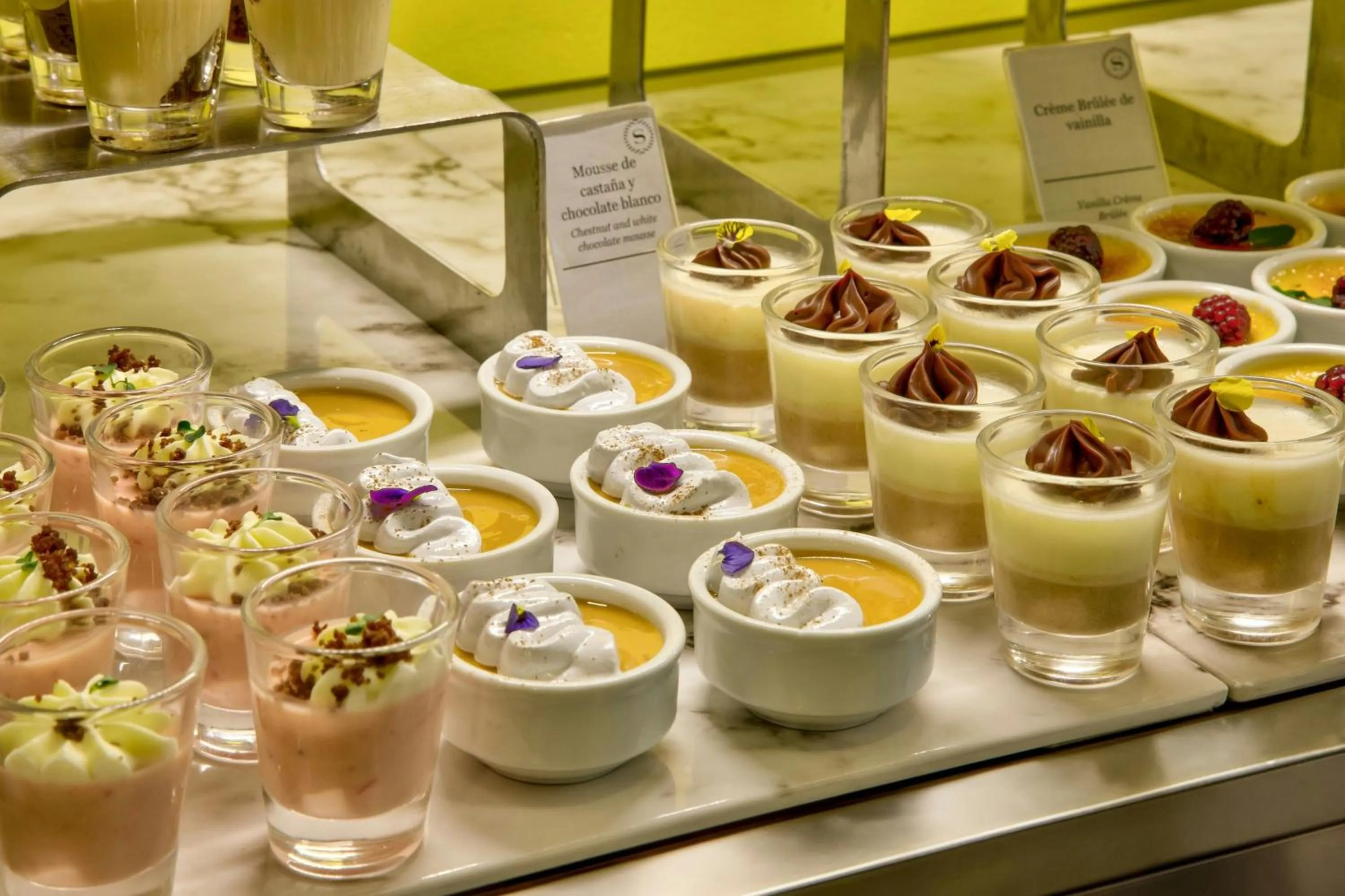 Restaurant/places to eat in Sheraton Santiago Hotel & Convention Center