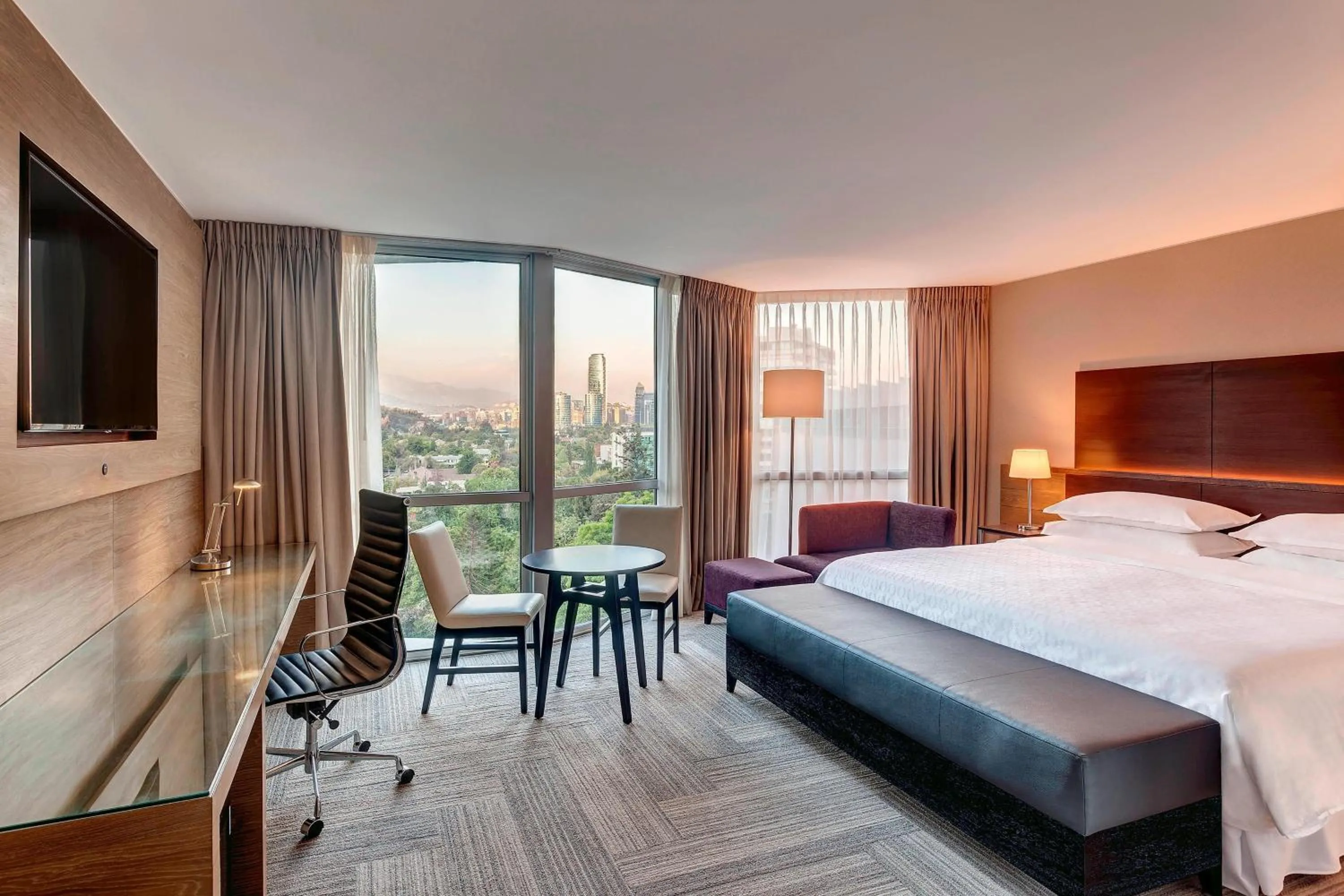 Photo of the whole room, Bed in Sheraton Santiago Hotel & Convention Center