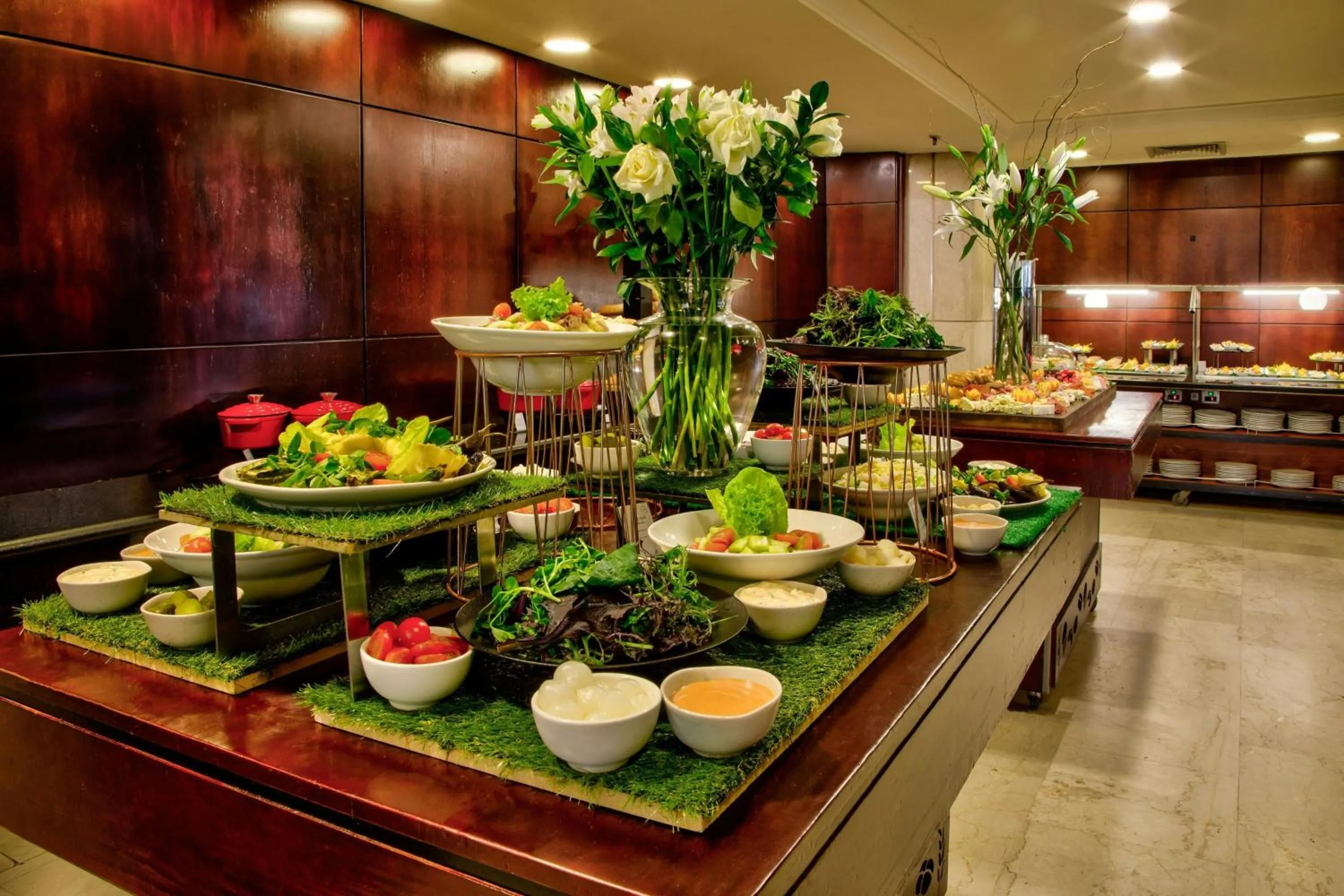 Restaurant/places to eat in Sheraton Santiago Hotel & Convention Center