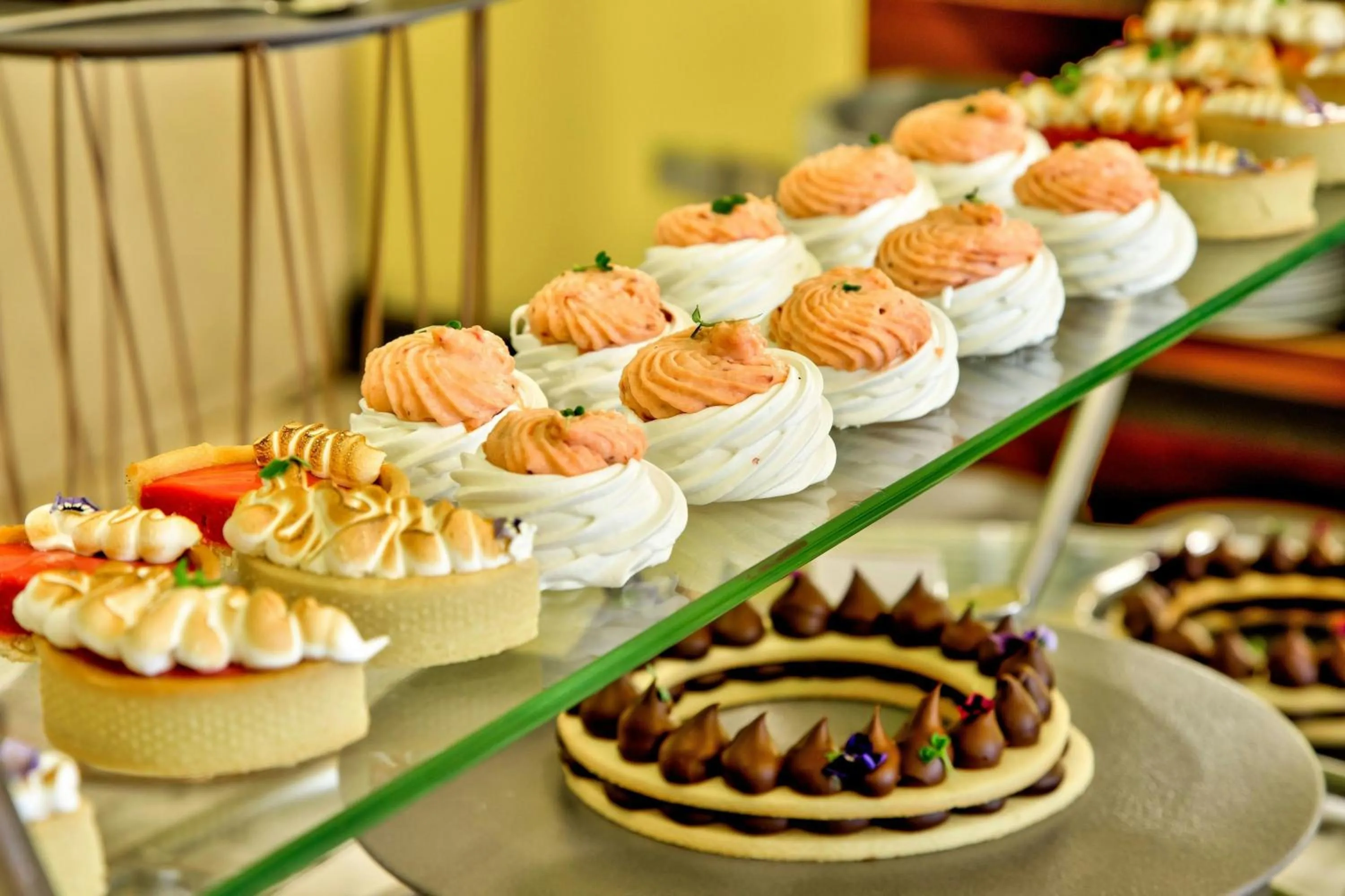 Restaurant/places to eat in Sheraton Santiago Hotel & Convention Center