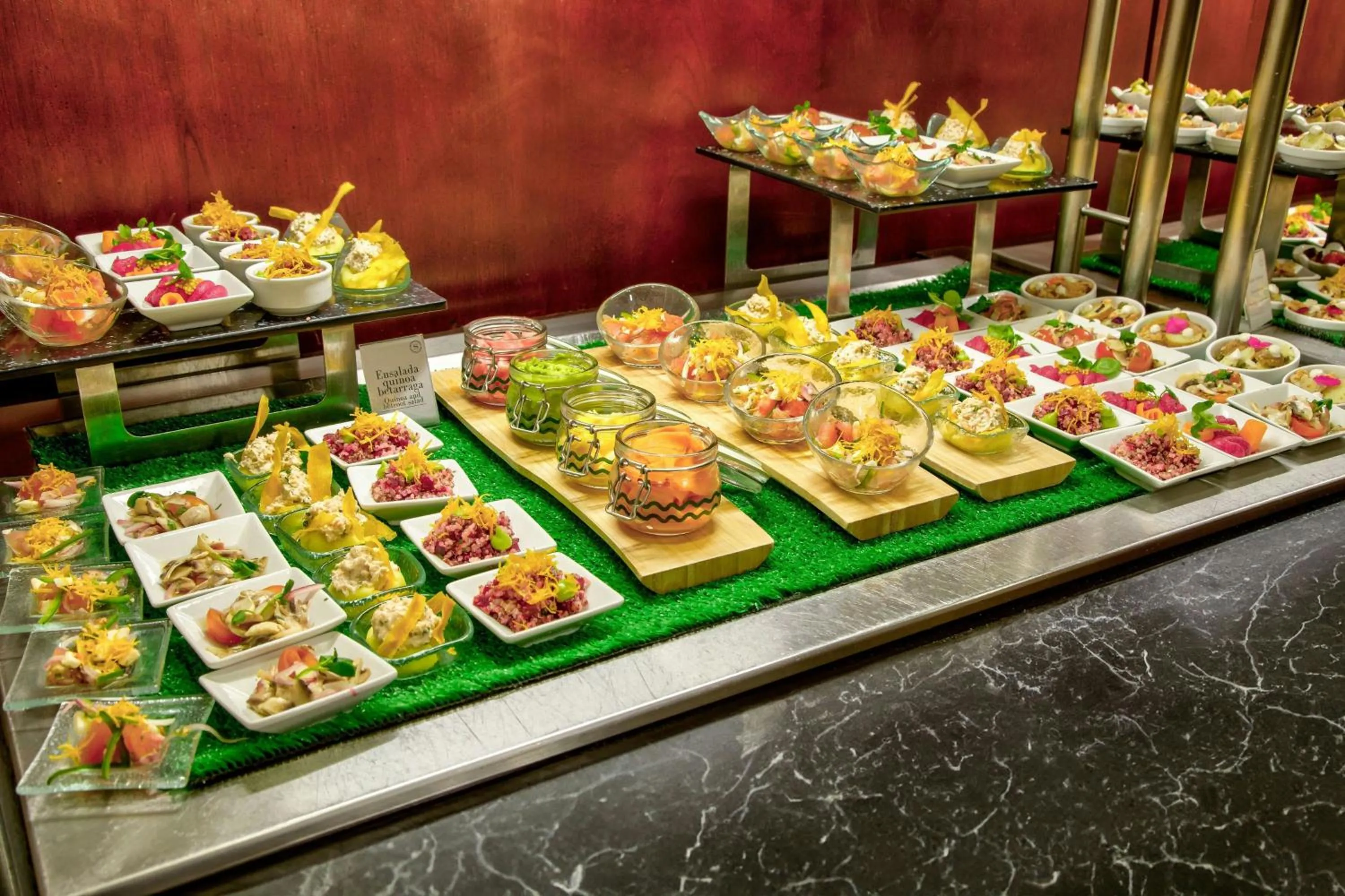 Restaurant/places to eat in Sheraton Santiago Hotel & Convention Center