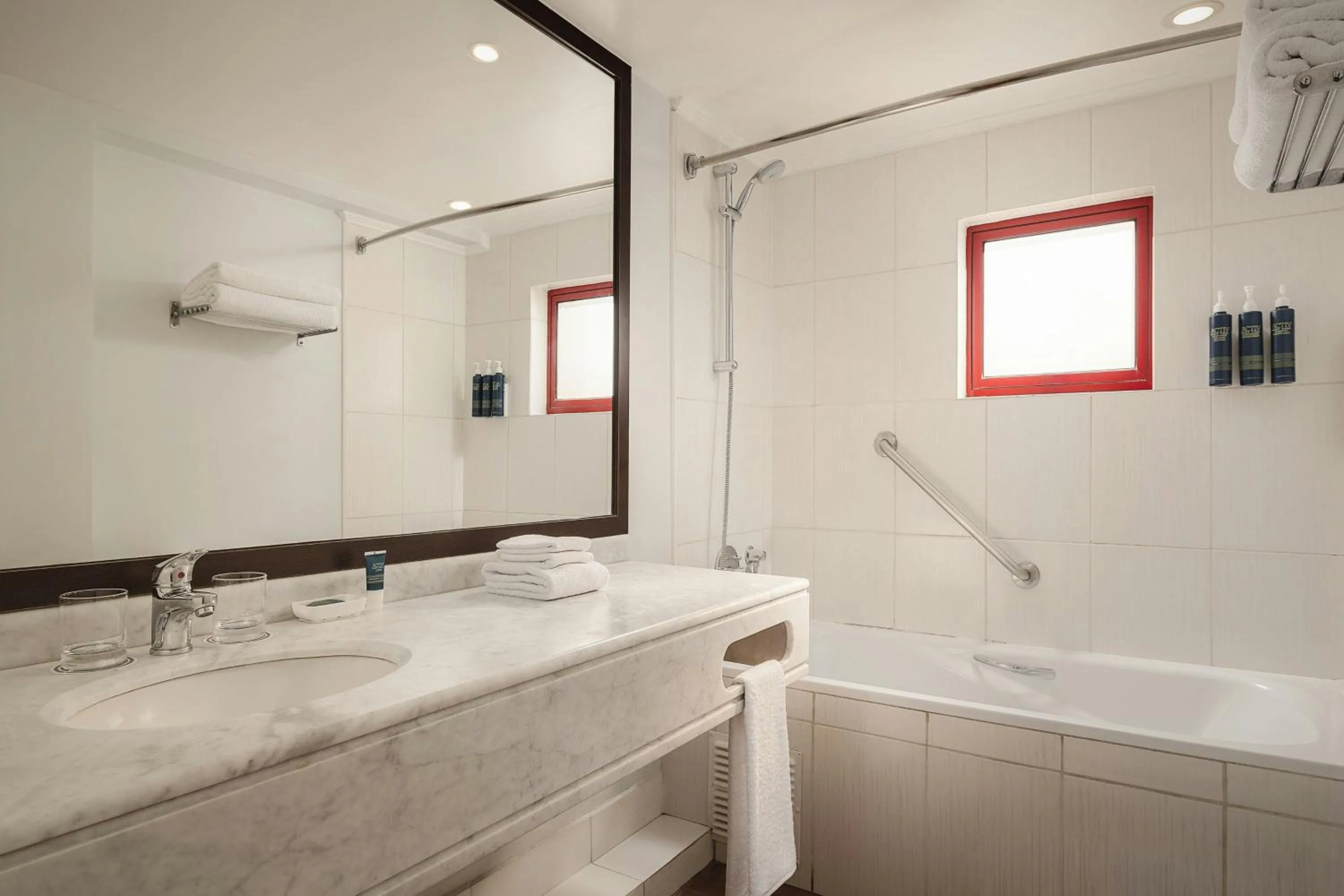 Bathroom in Four Points by Sheraton Santiago