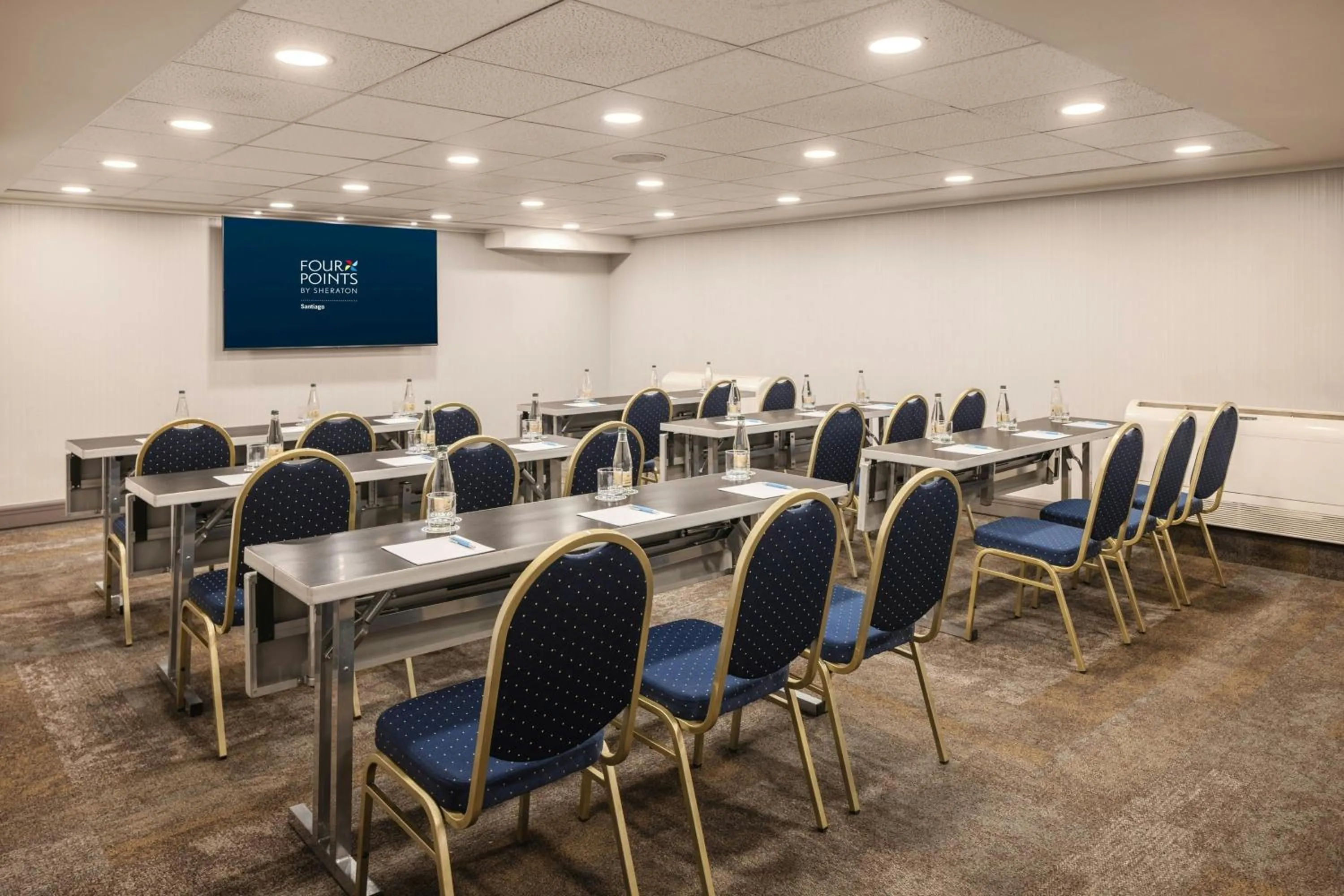 Meeting/conference room in Four Points by Sheraton Santiago
