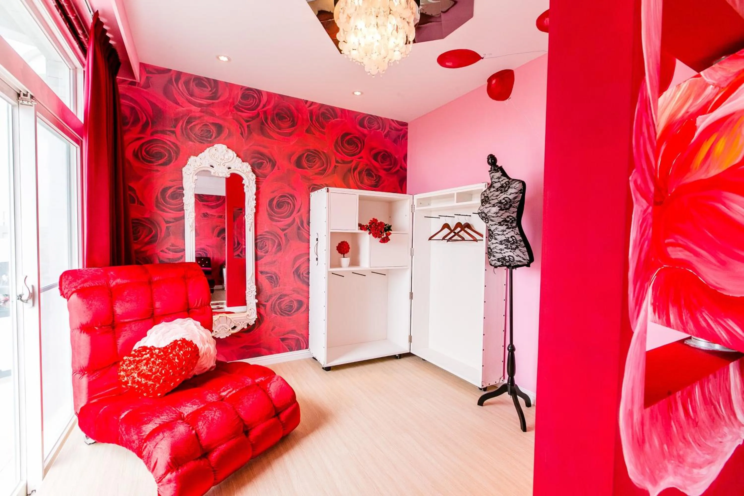 Decorative detail, Bed in Jin Pin Hotel