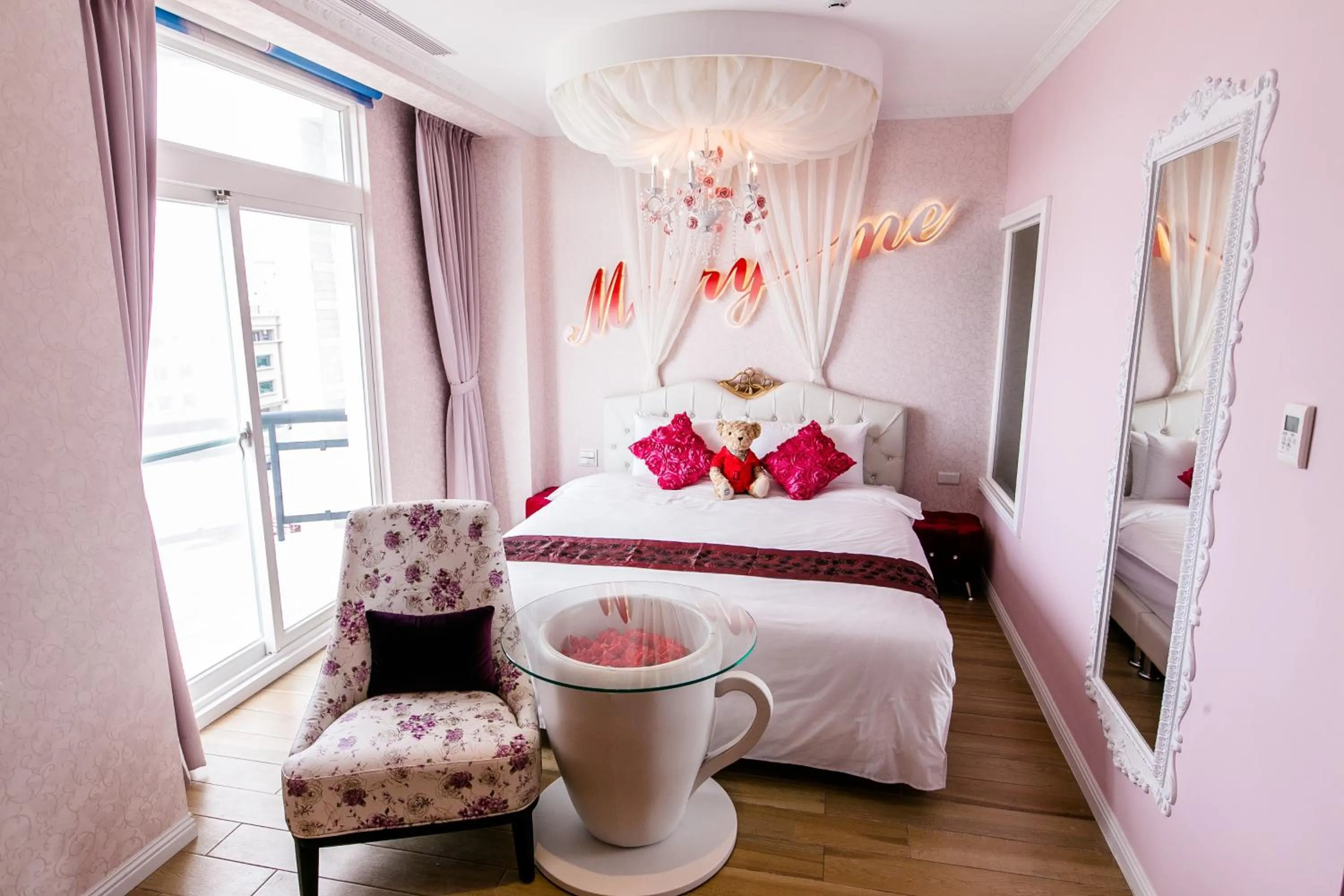 Bed in Jin Pin Hotel