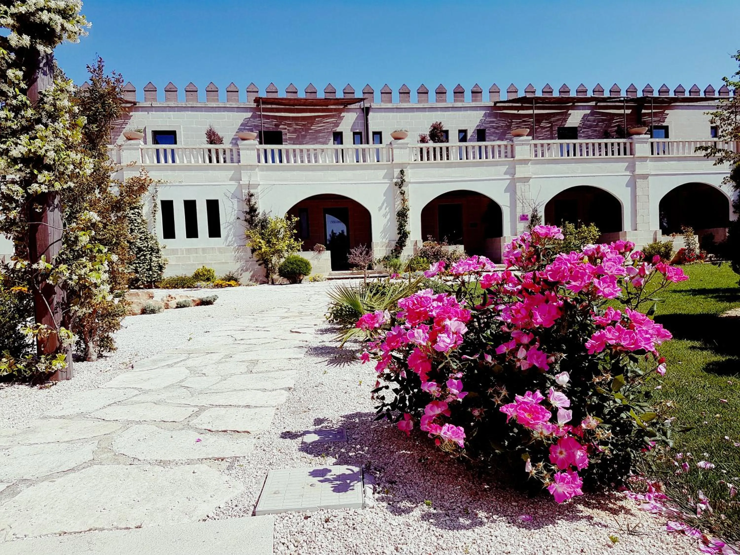 Garden view in Le Scuderie - Castello Monaci