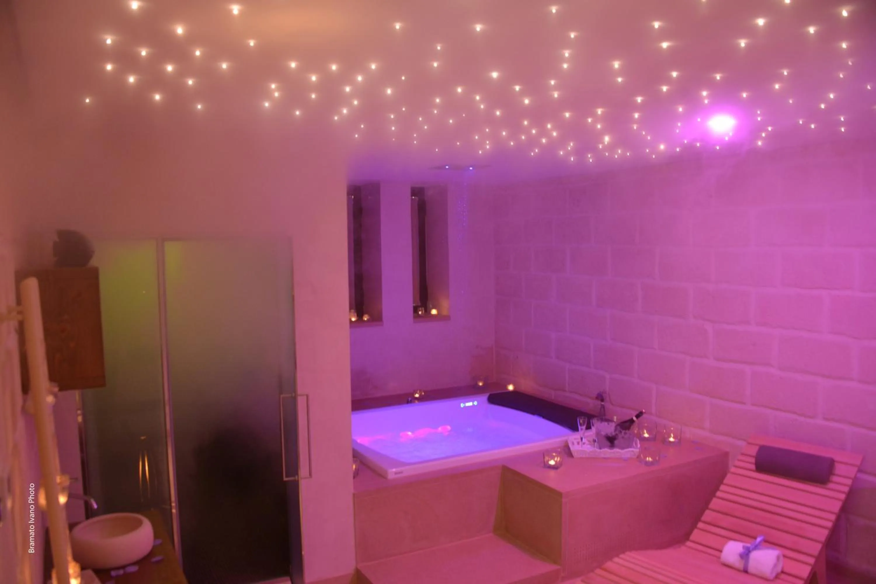 Hot Tub in Le Scuderie - Castello Monaci