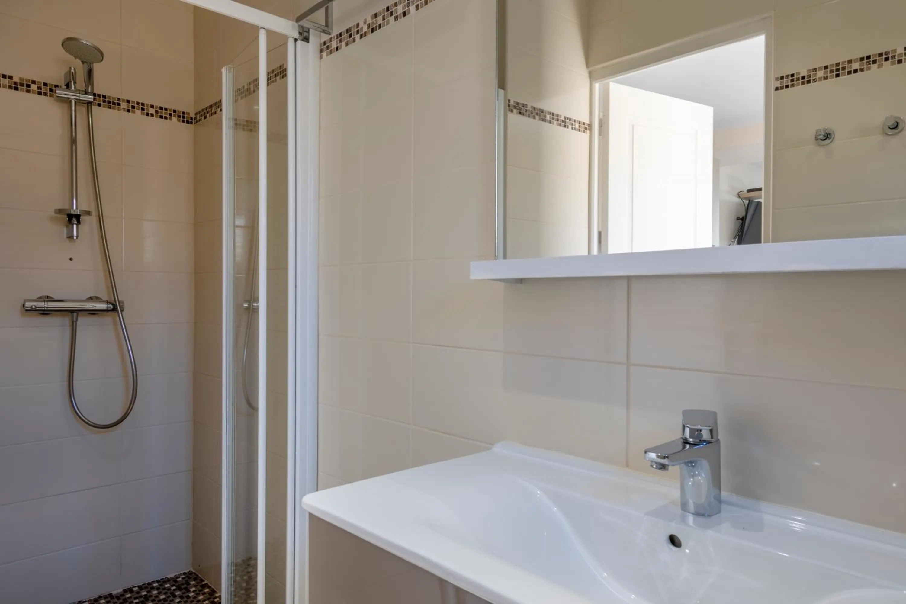 Bathroom in Hôtel et Résidence Ta Kladia - Omigna