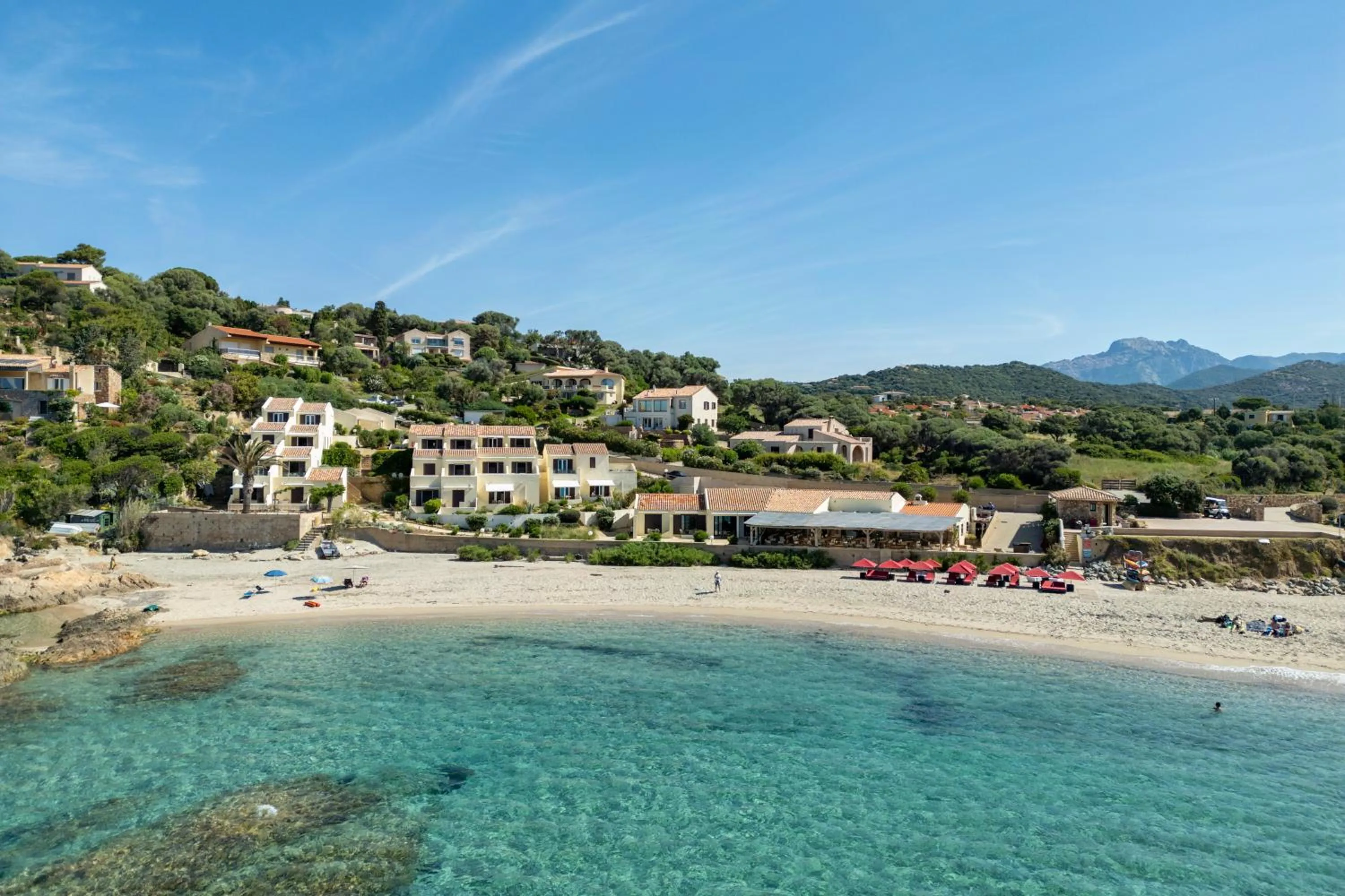 Property building in Hôtel et Résidence Ta Kladia - Omigna