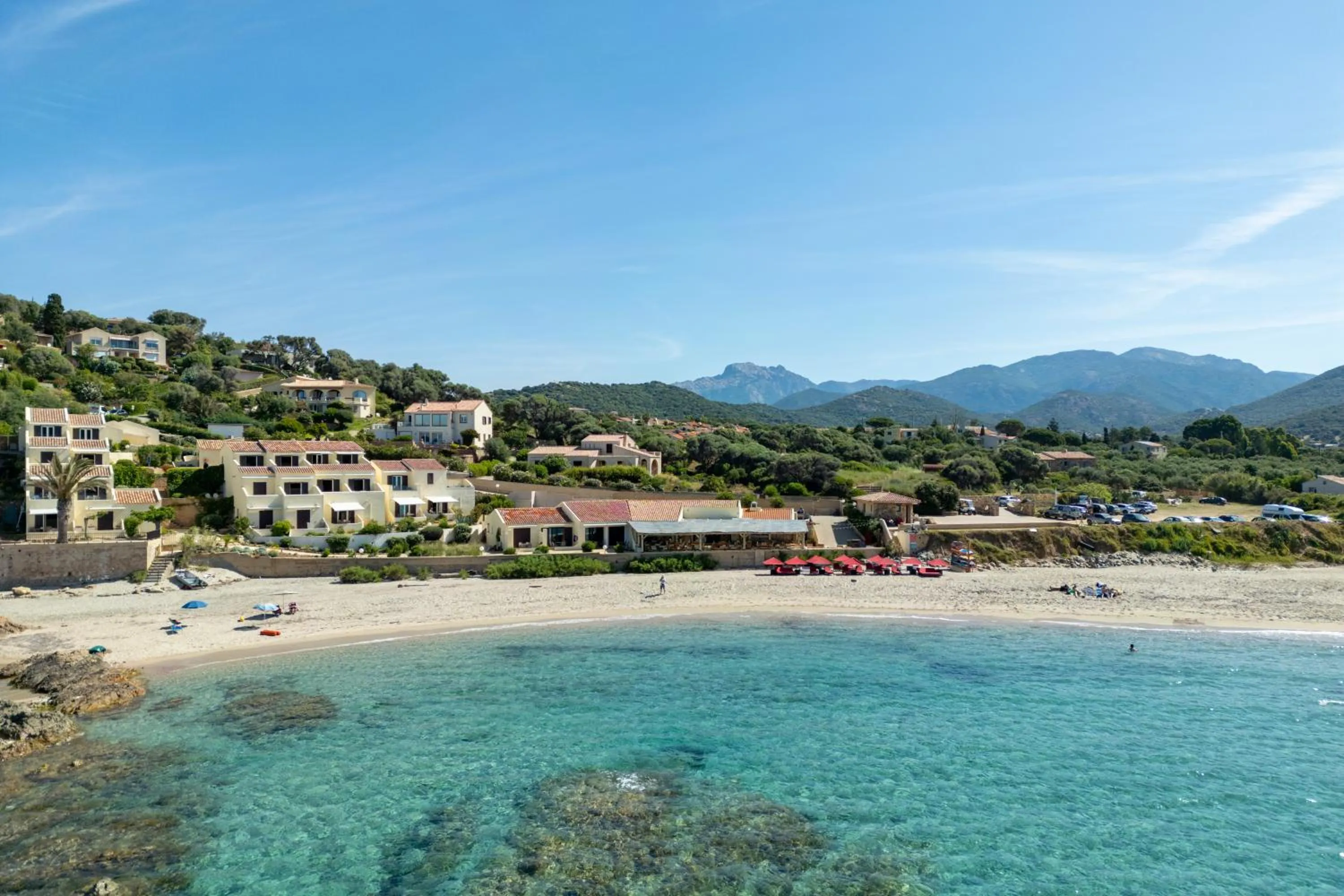 Property building in Hôtel et Résidence Ta Kladia - Omigna