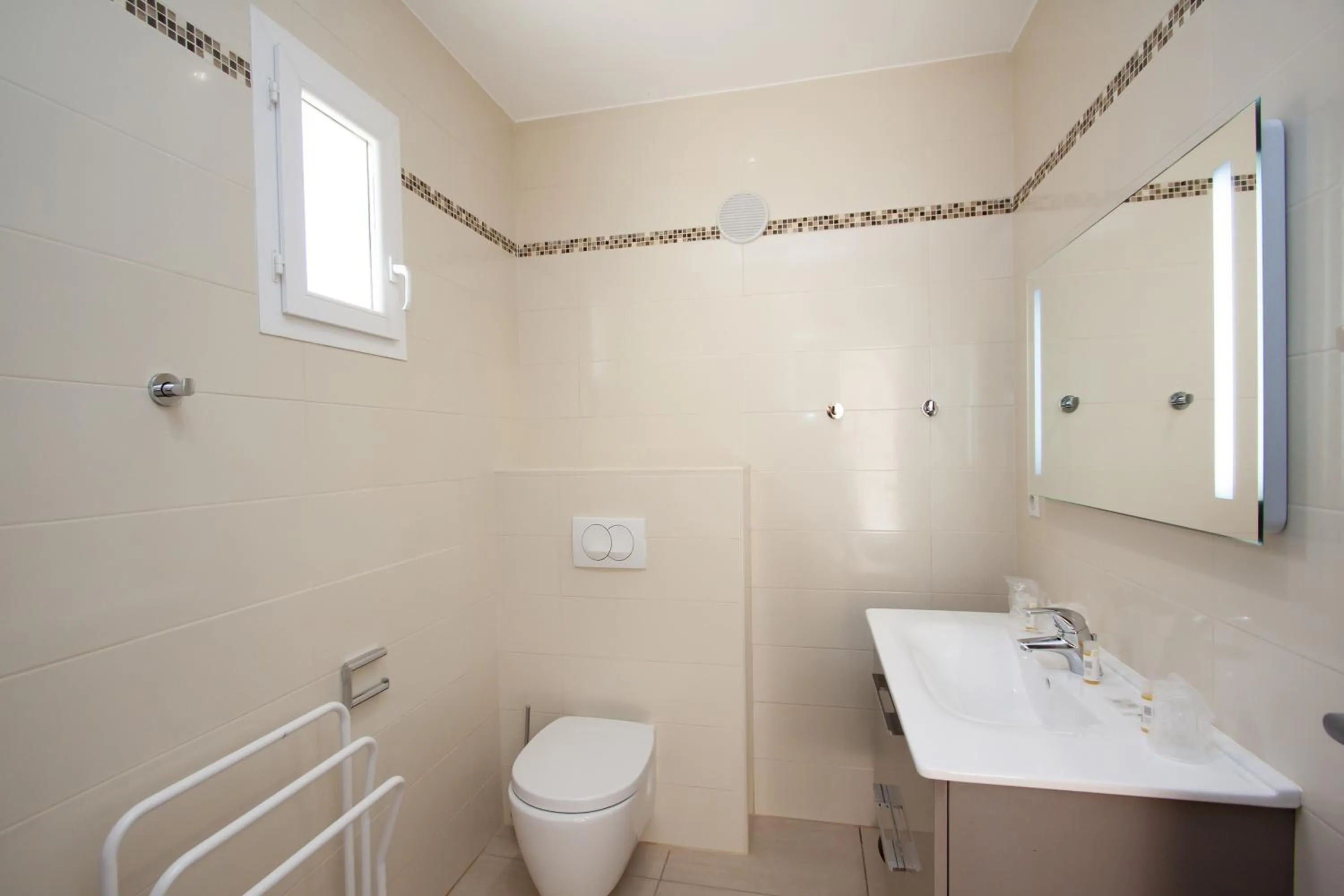 Bathroom in Hôtel et Résidence Ta Kladia - Omigna