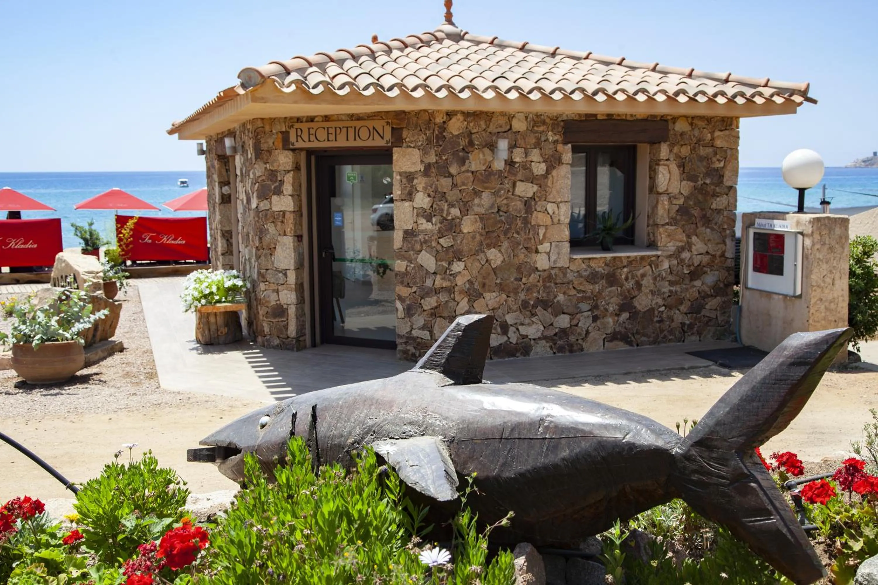 Facade/entrance in Hôtel et Résidence Ta Kladia - Omigna