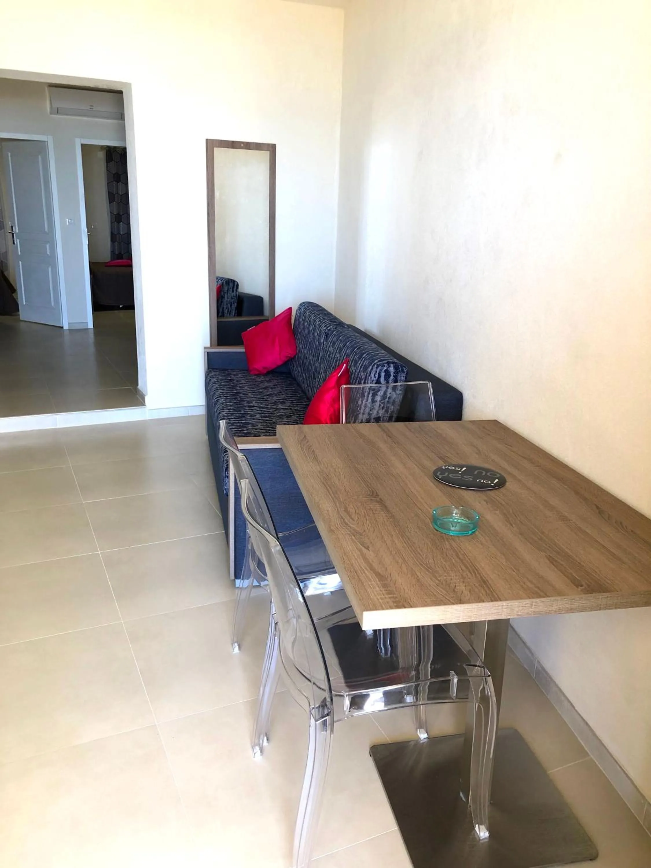 Kitchen or kitchenette in Hôtel et Résidence Ta Kladia - Omigna