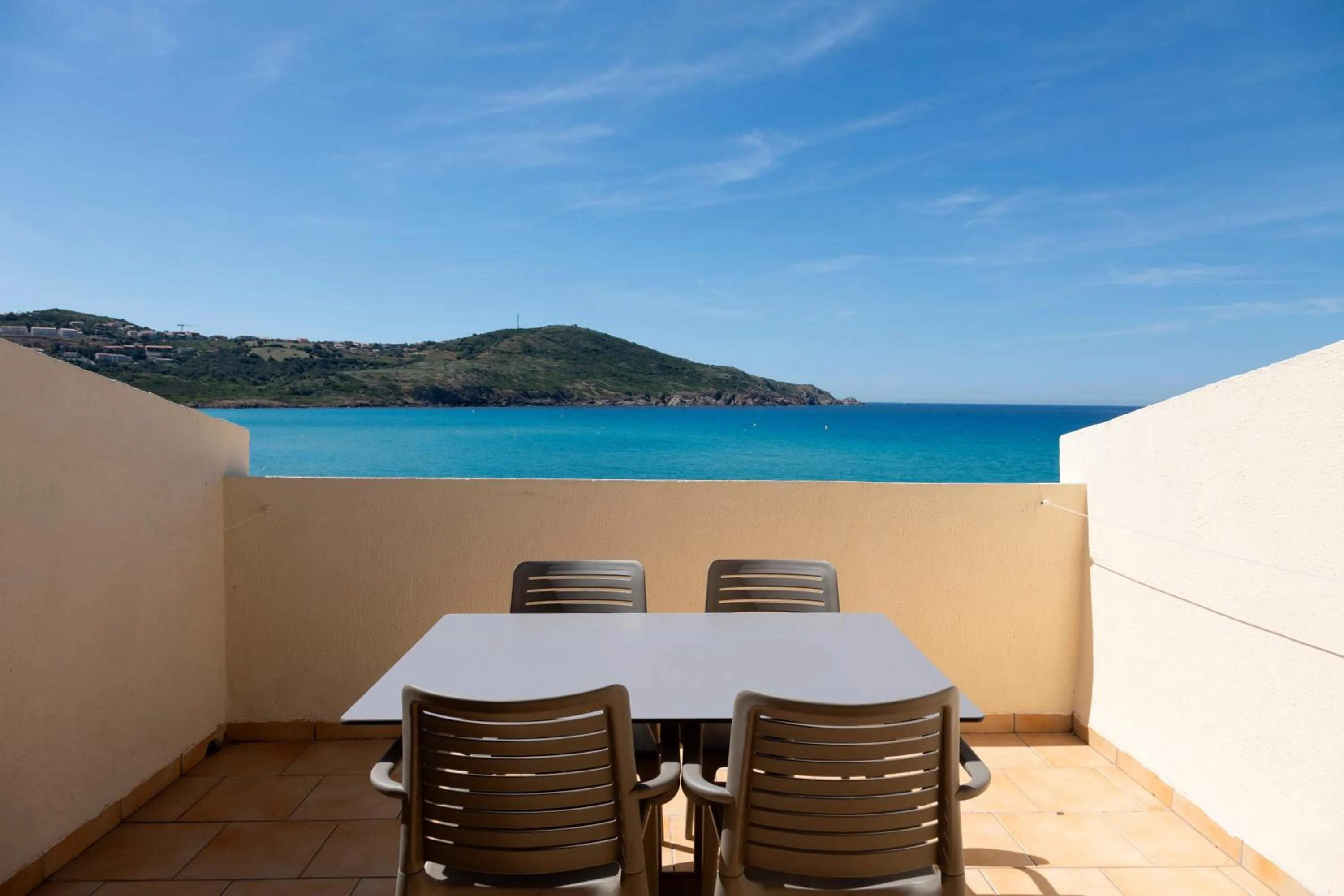 Balcony/Terrace in Hôtel et Résidence Ta Kladia - Omigna