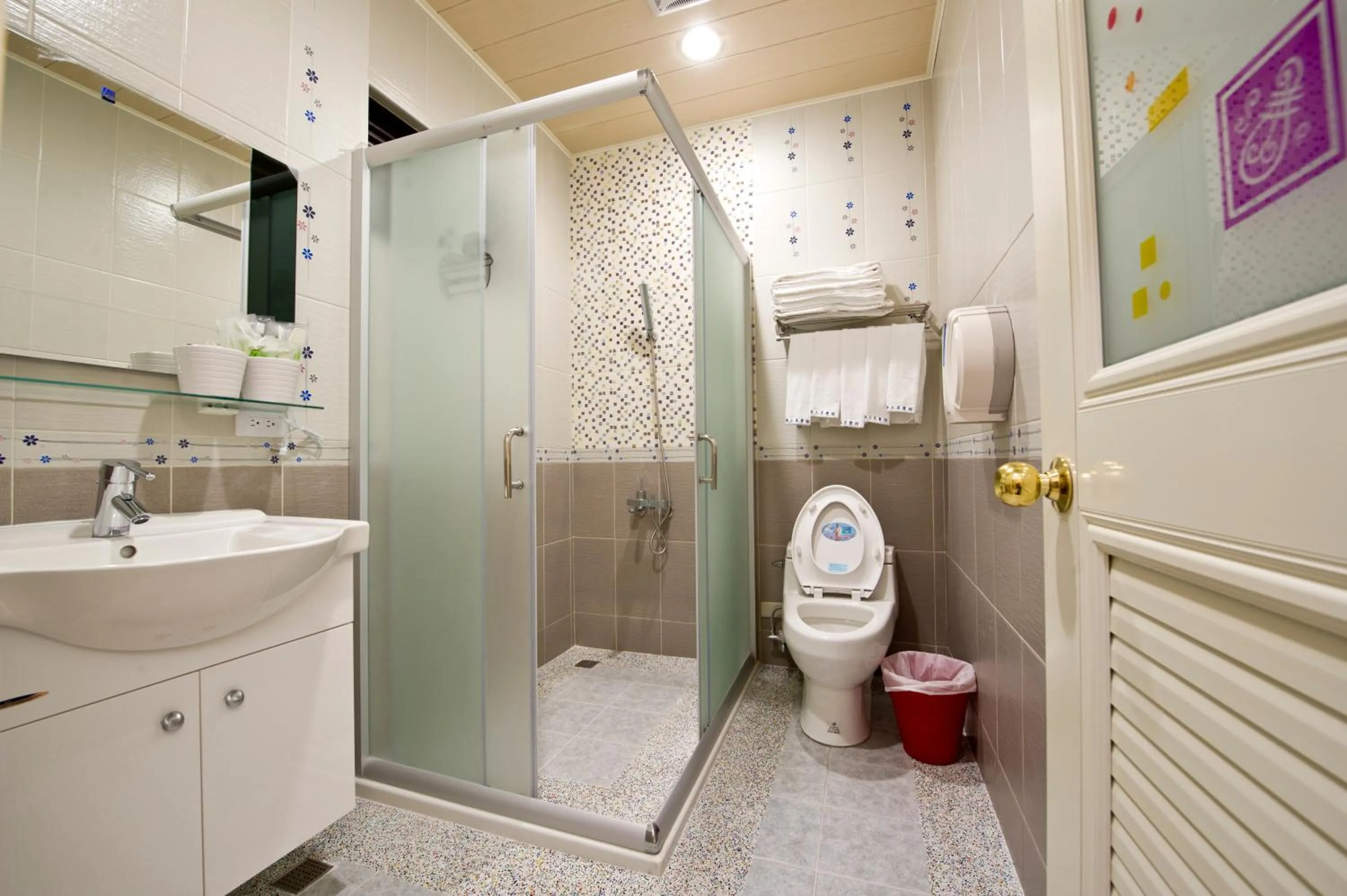 Shower in Donggang Neptune Hall