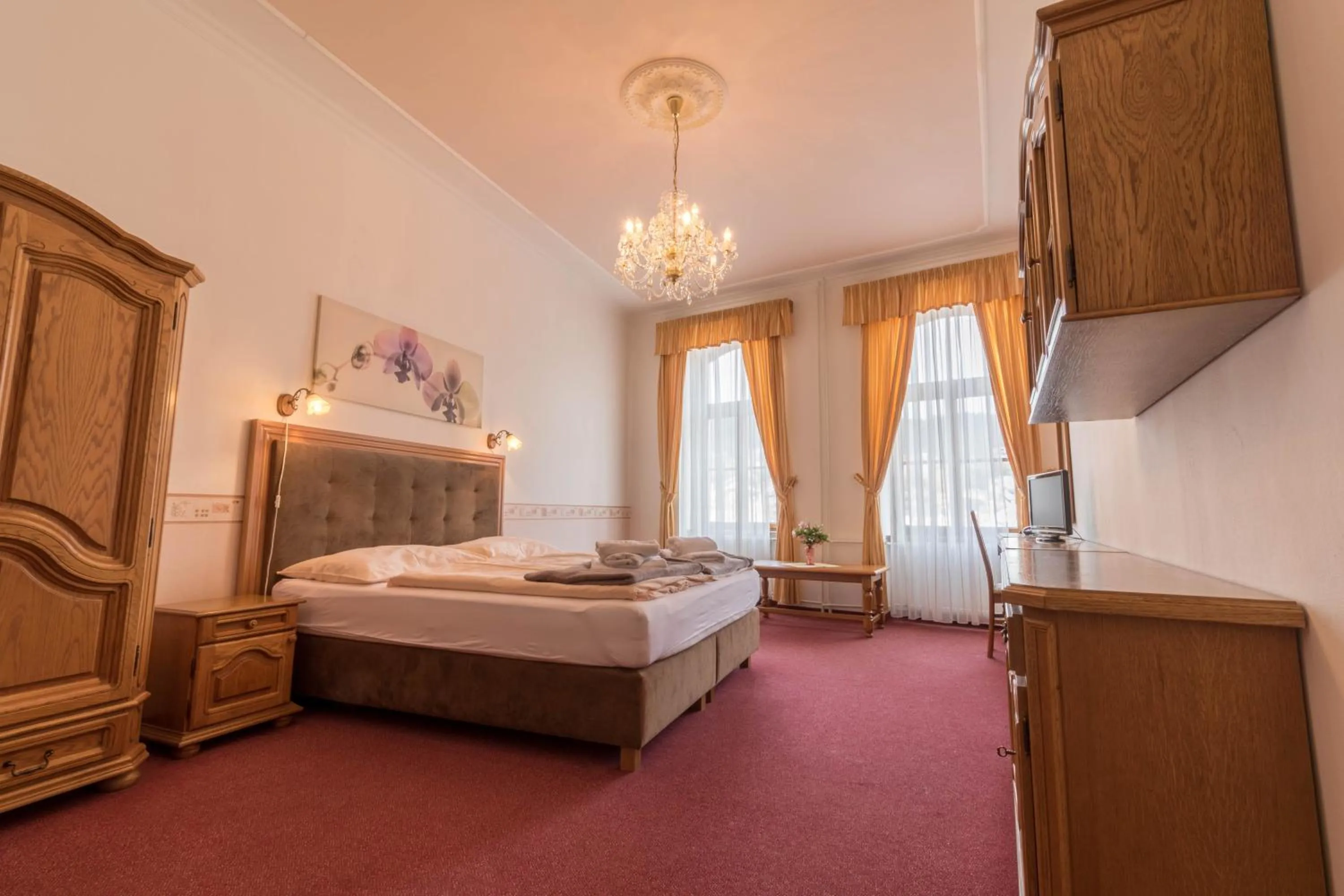 Photo of the whole room, Bed in LD Morava