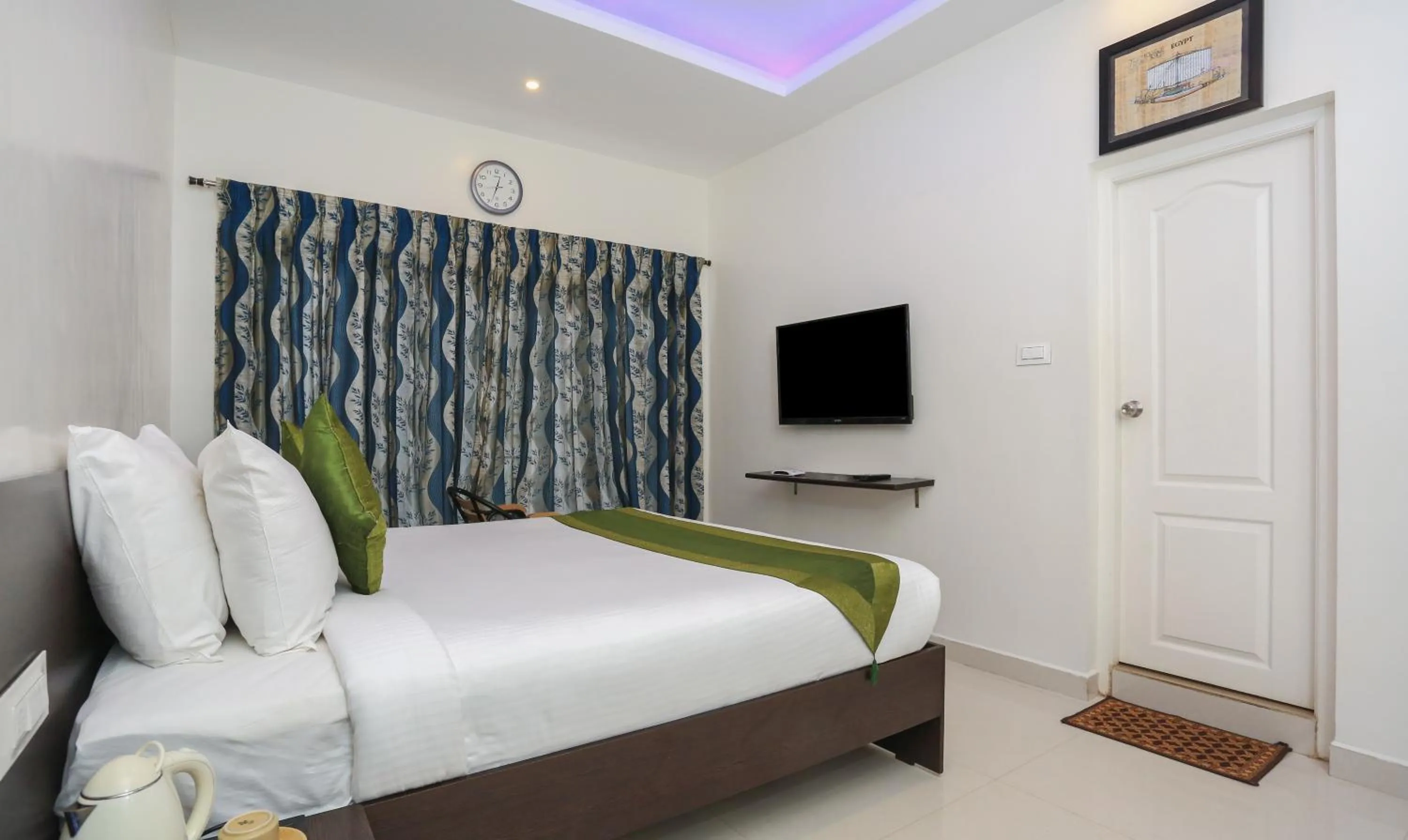 Bed in Treebo Light House, 900 Mtrs From Botanical Garden