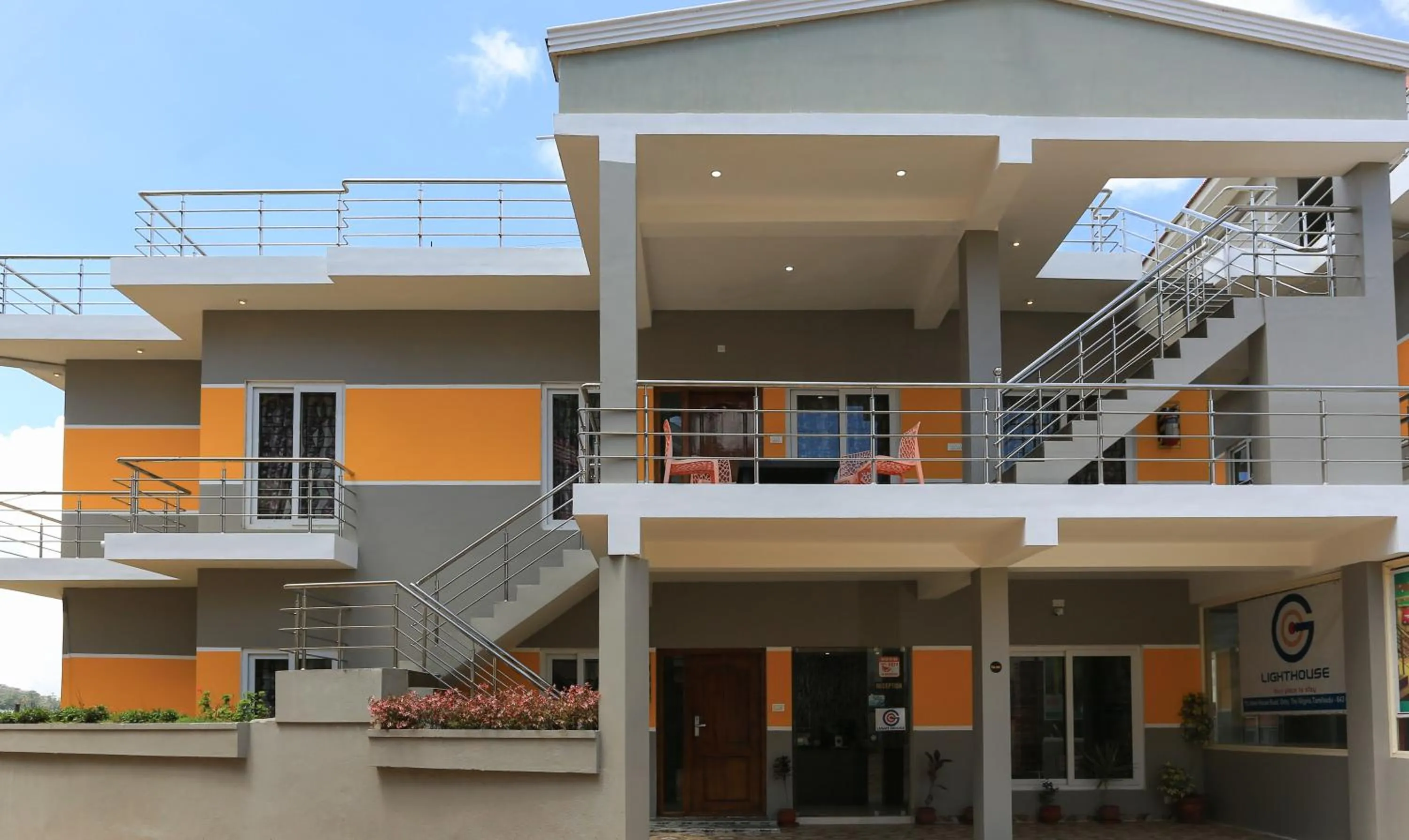 Property building in Treebo Light House, 900 Mtrs From Botanical Garden