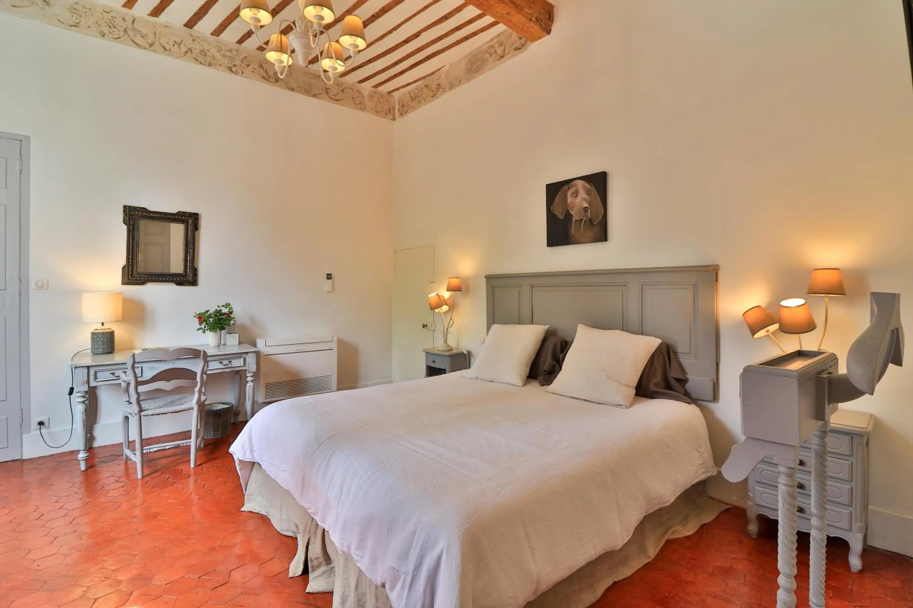 Photo of the whole room, Bed in Le Jardin de Mazan