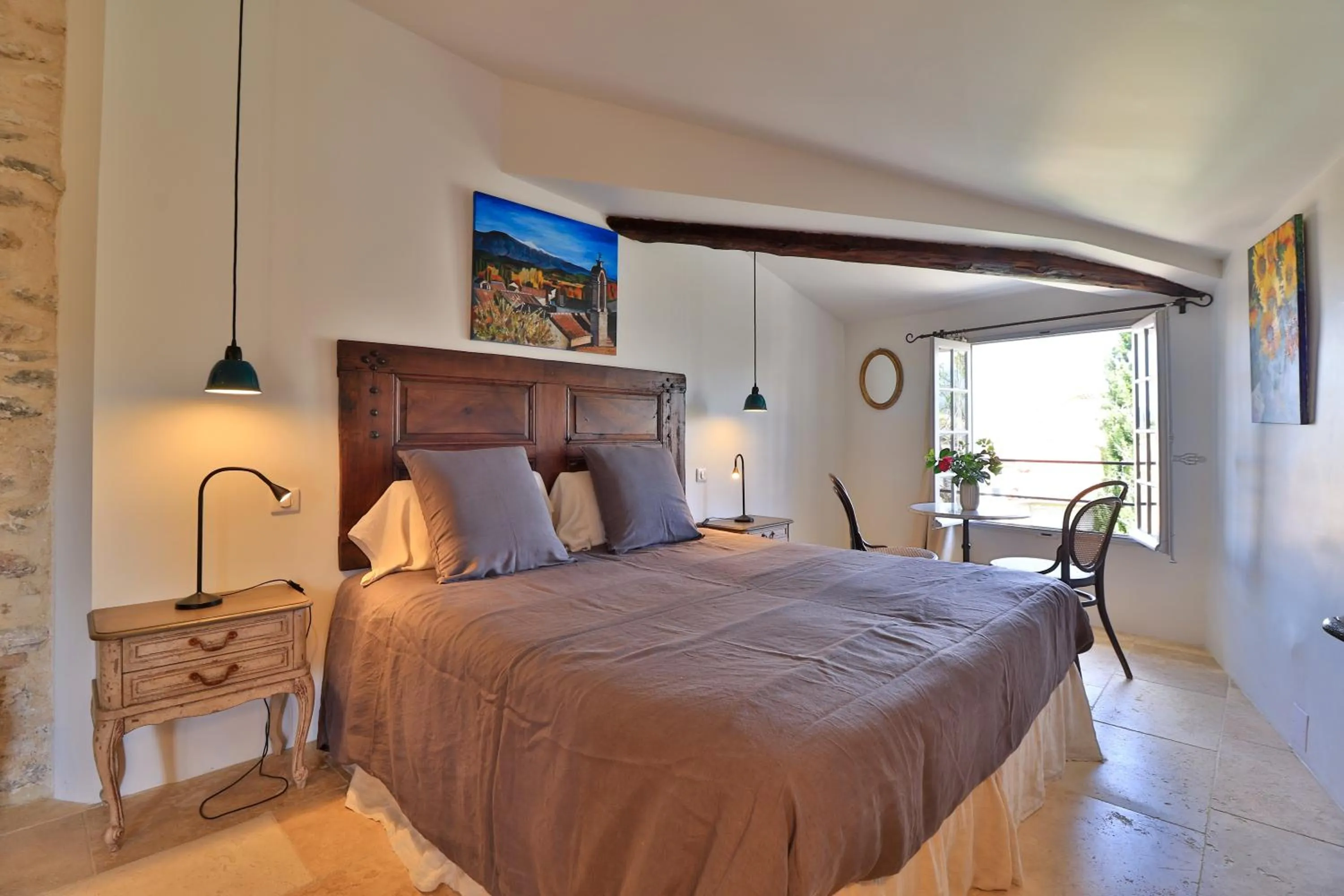 Photo of the whole room, Bed in Le Jardin de Mazan