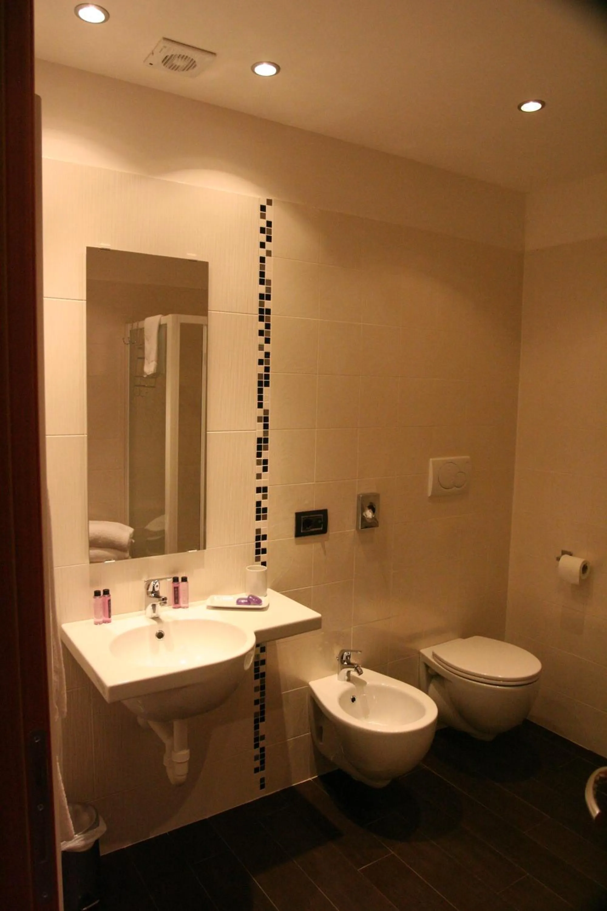 Bathroom in Marco Polo