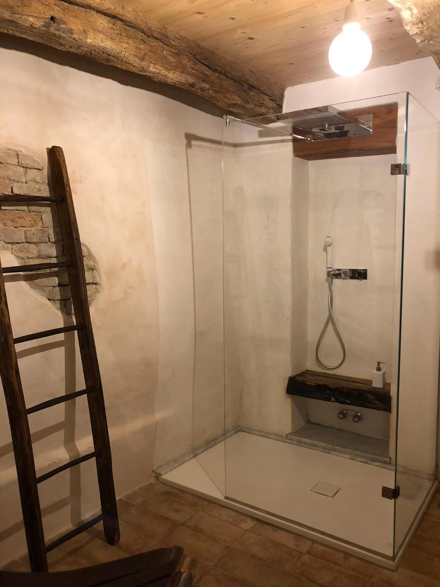 Shower in Greeneria