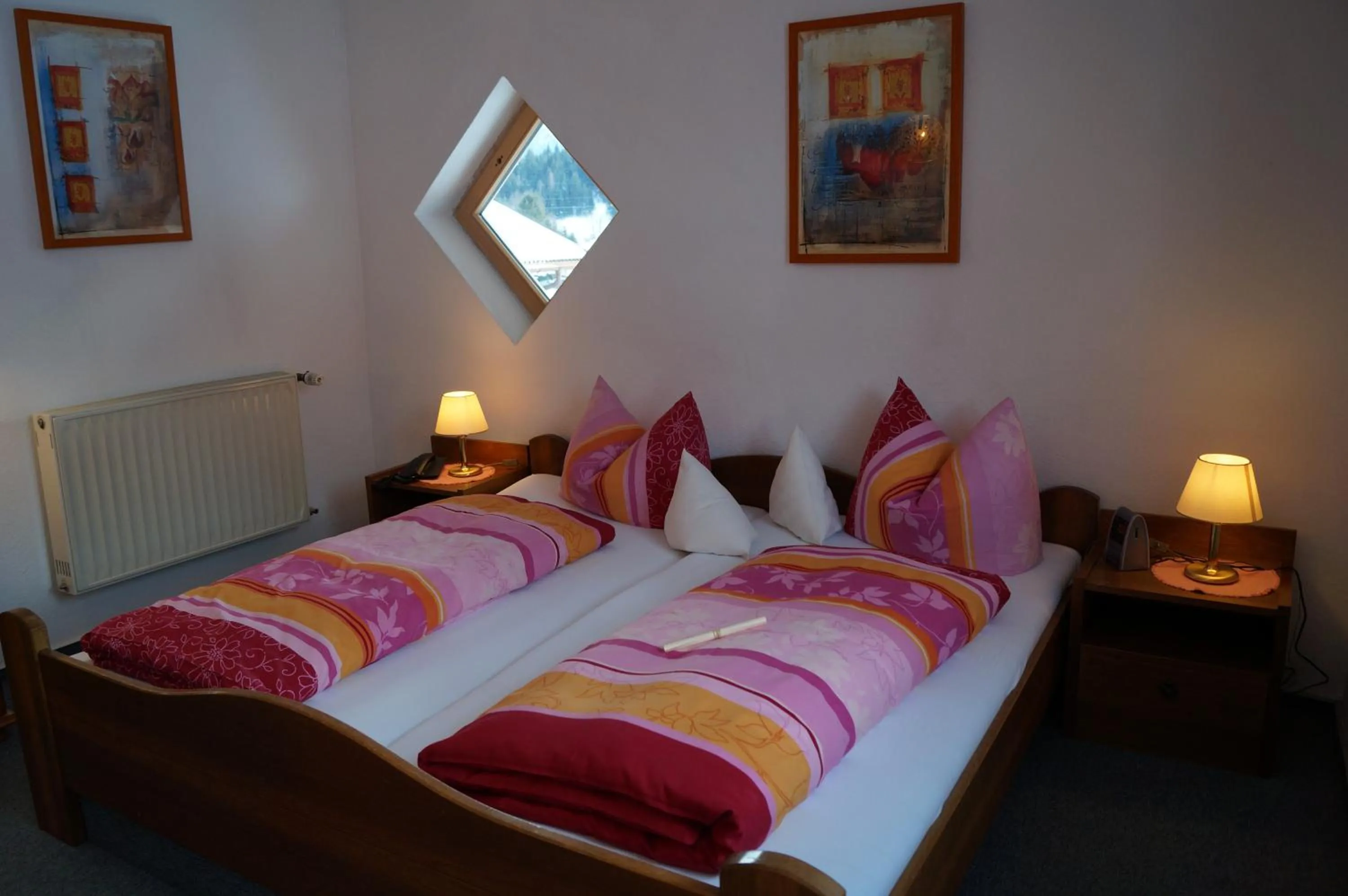 Guests, Bed in Ferienhotel Barmsee