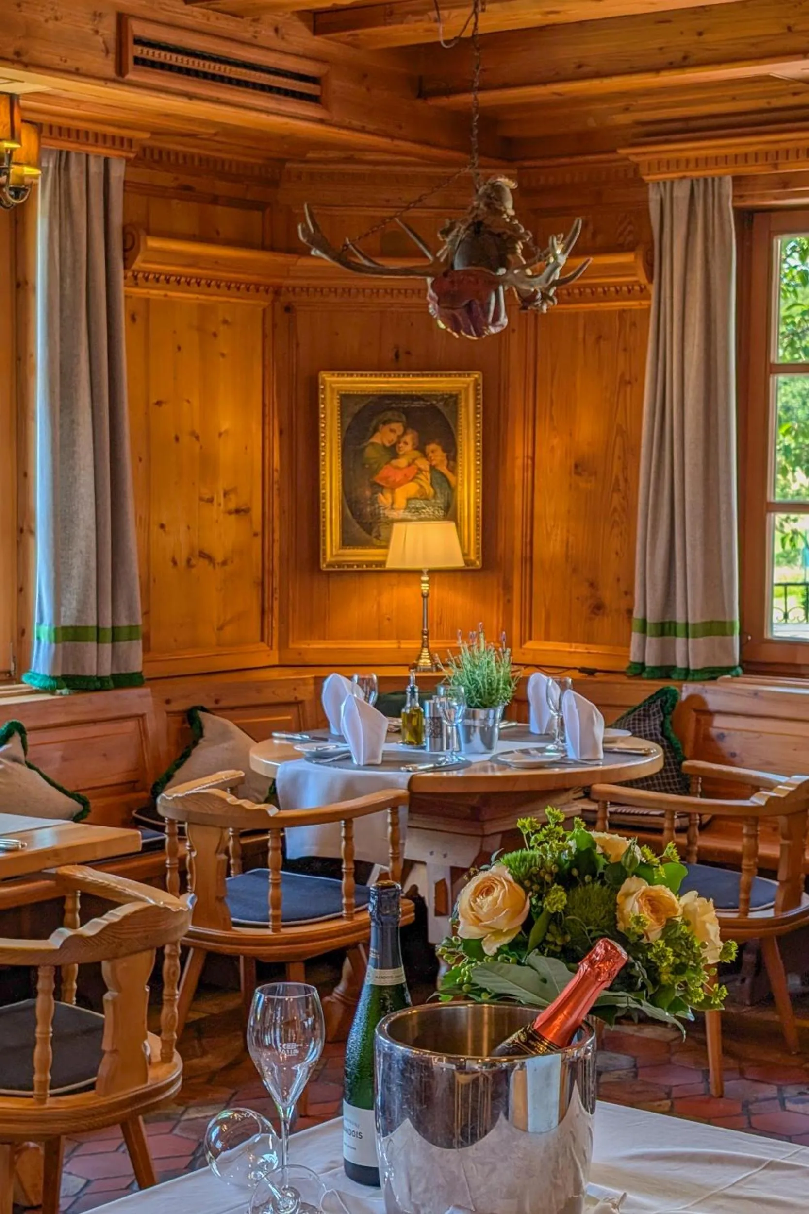 Restaurant/places to eat in Hotel Restaurant Vinothek LAMM