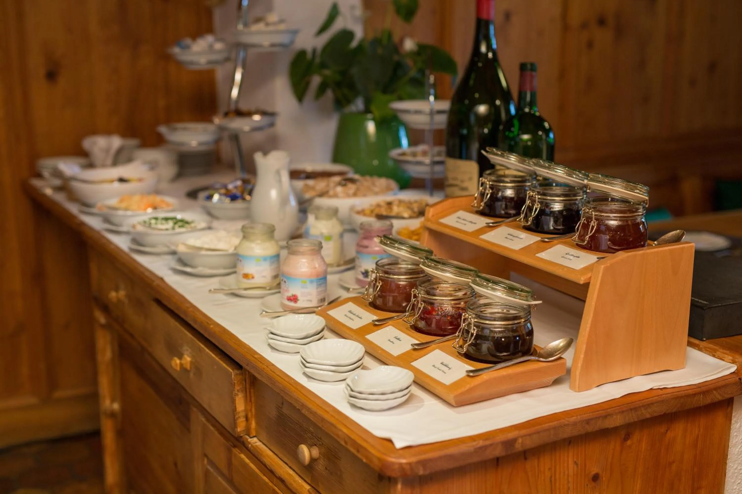 Breakfast in Hotel Restaurant Vinothek LAMM