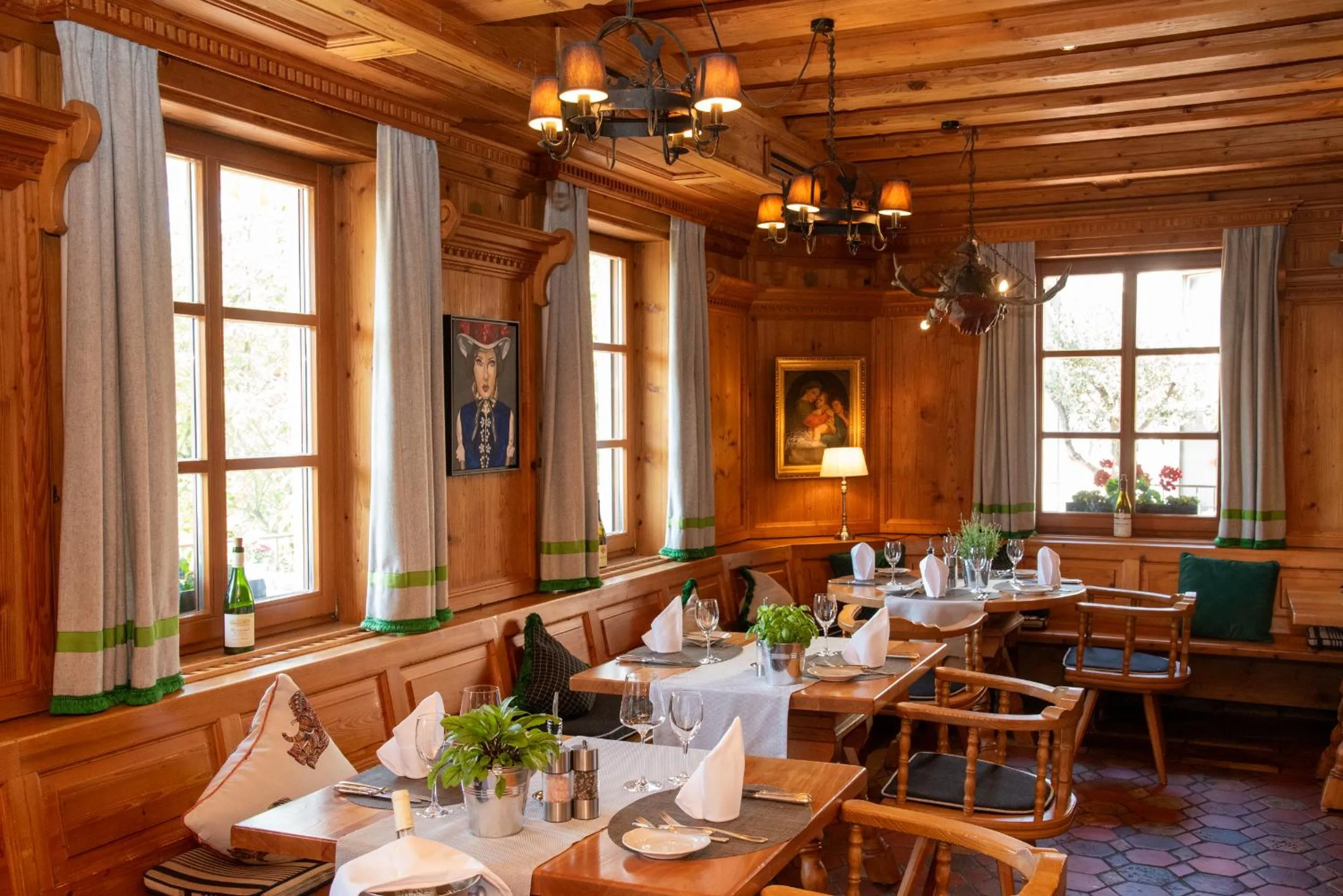 Restaurant/places to eat in Hotel Restaurant Vinothek LAMM