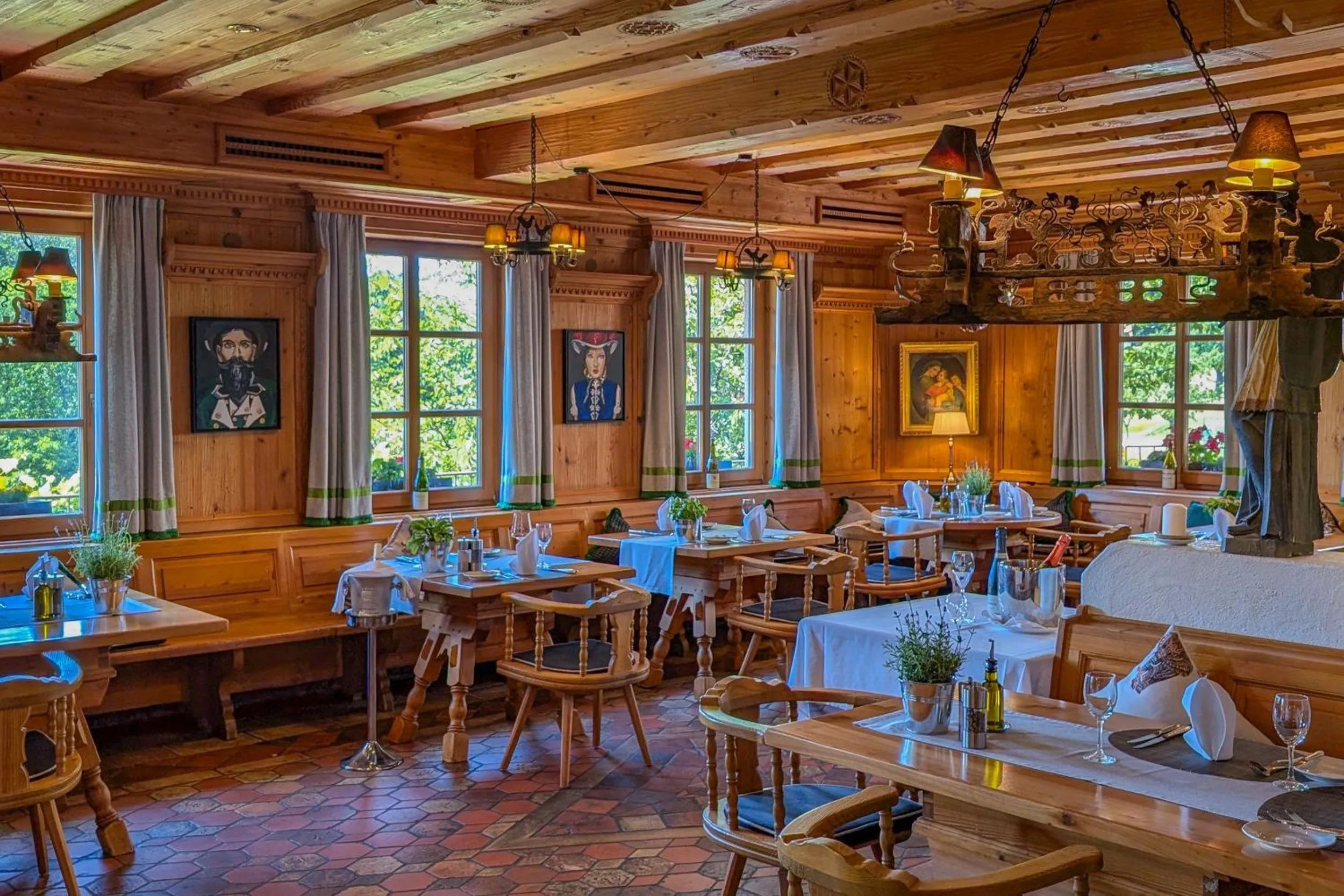 Restaurant/places to eat in Hotel Restaurant Vinothek LAMM