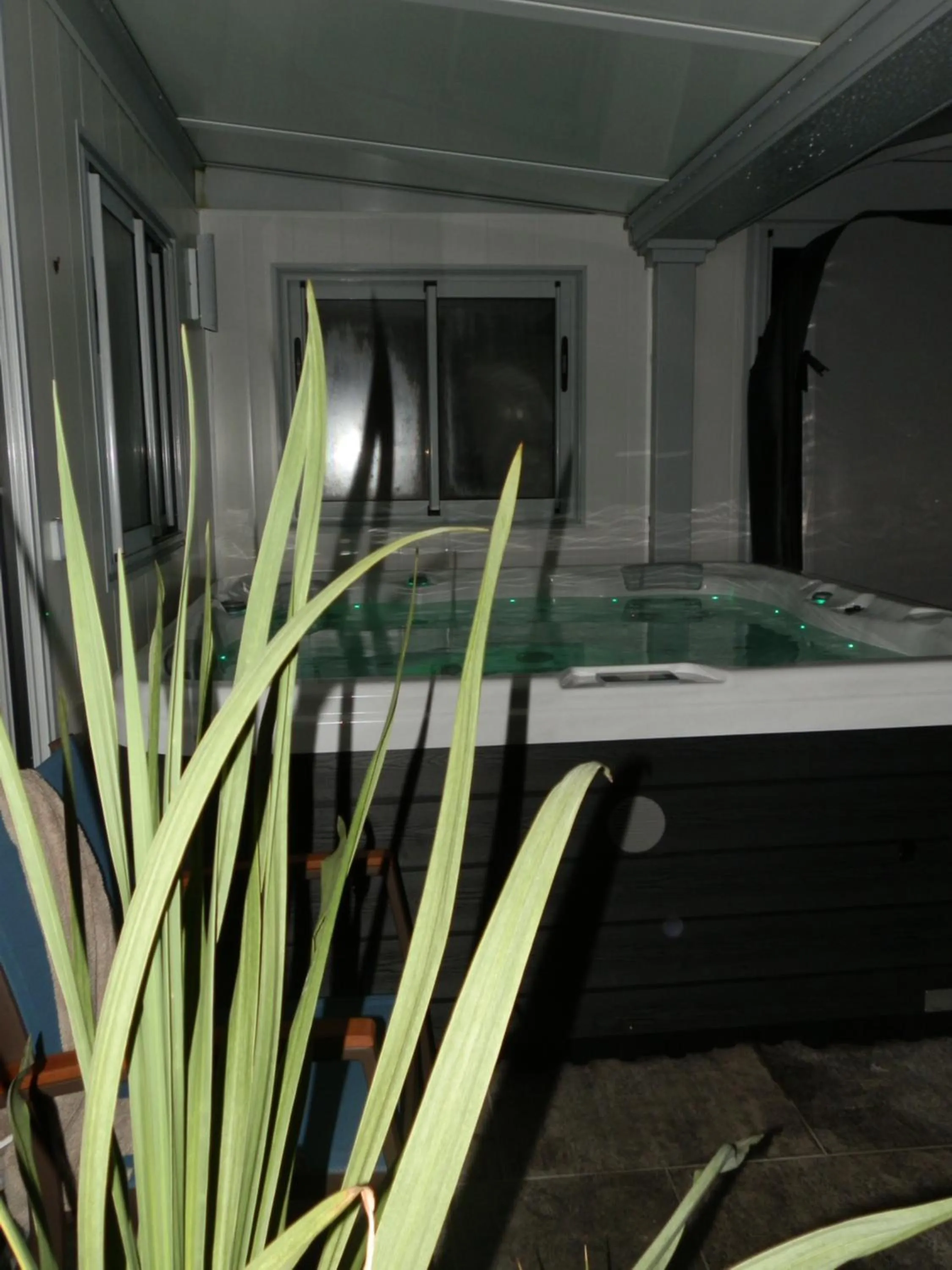 Hot Spring Bath in Domaine De Meigne