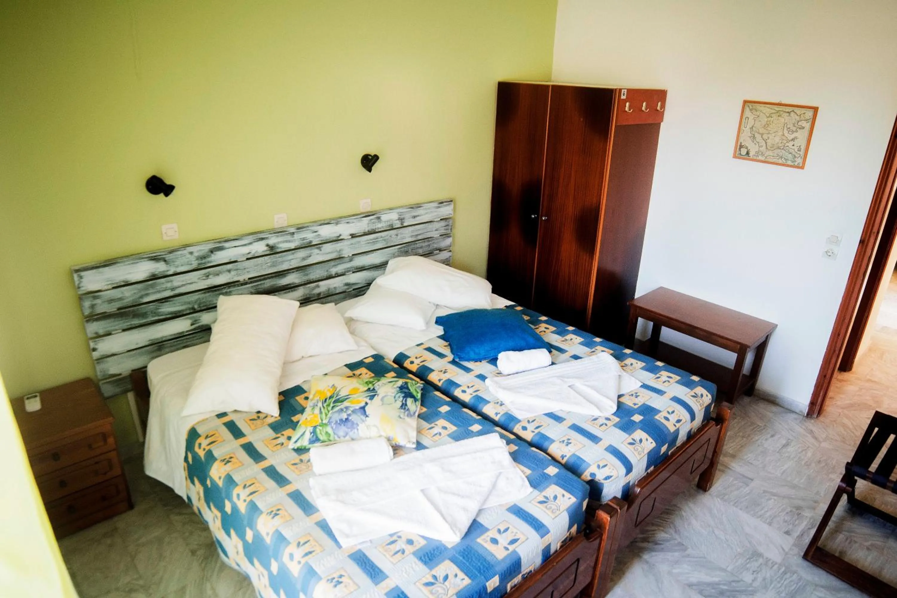 Photo of the whole room, Bed in Yiannis Apartments