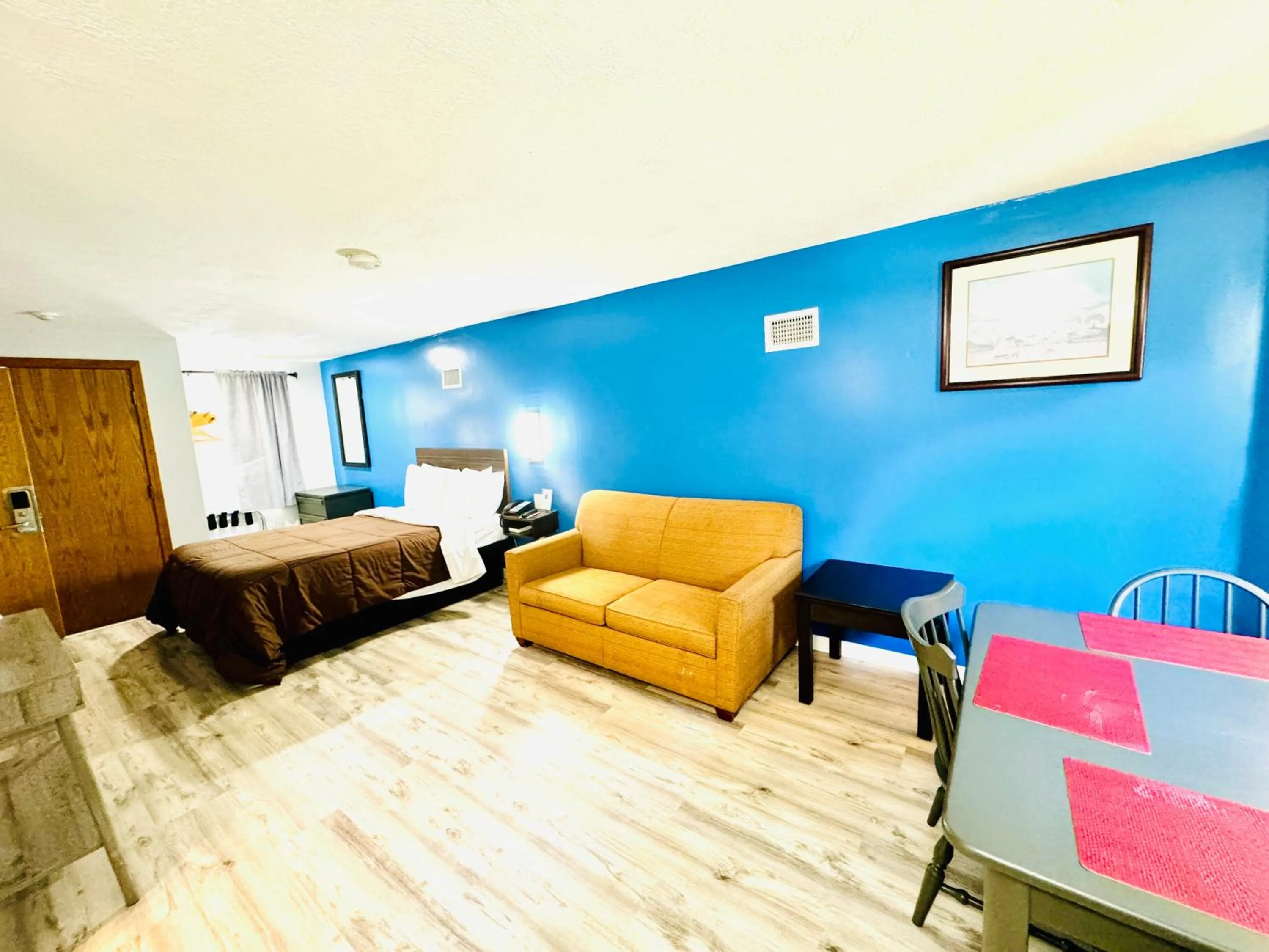 Photo of the whole room, Bed in Blue Spruce