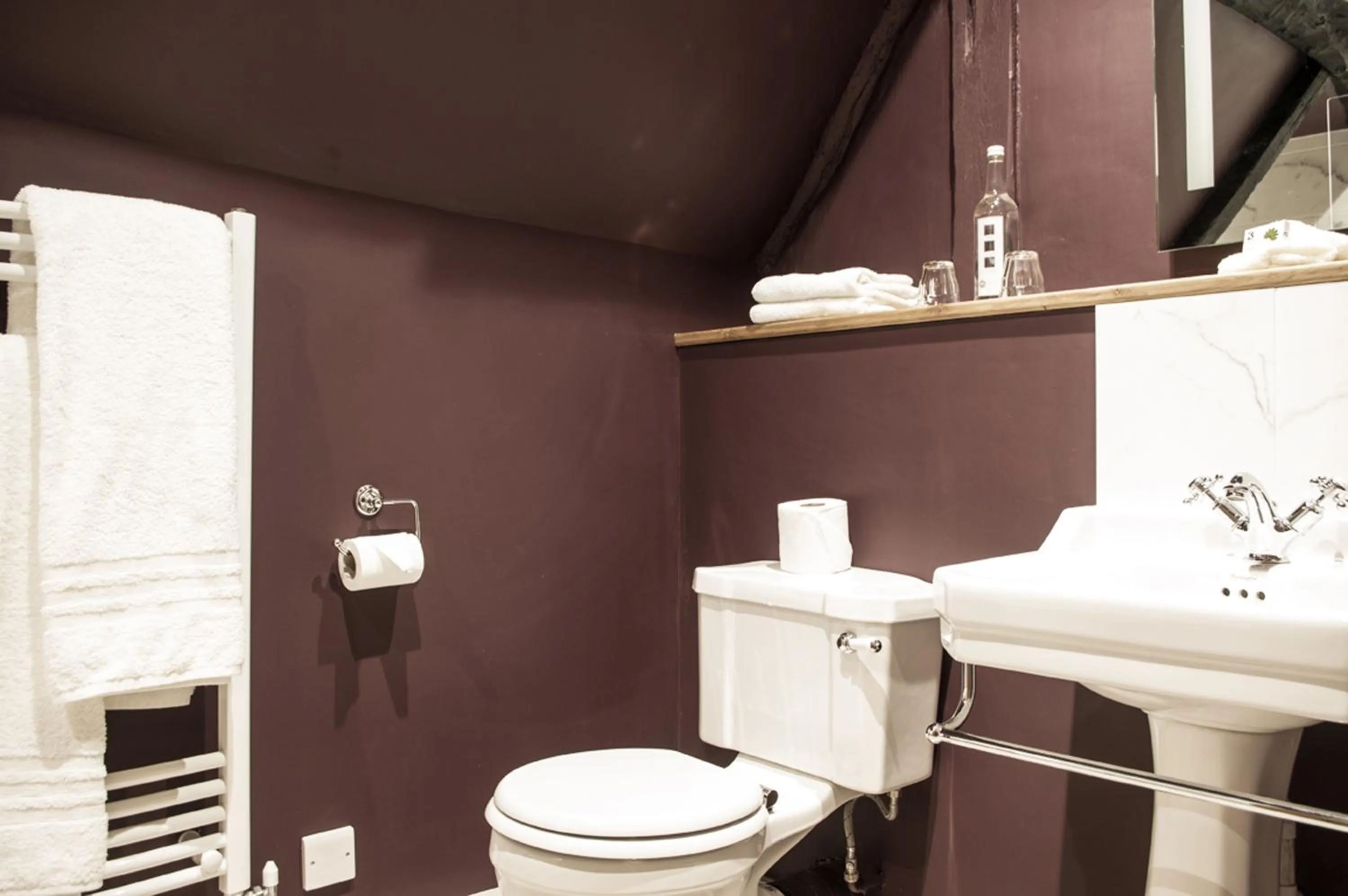 Bathroom in The Greyhound Inn