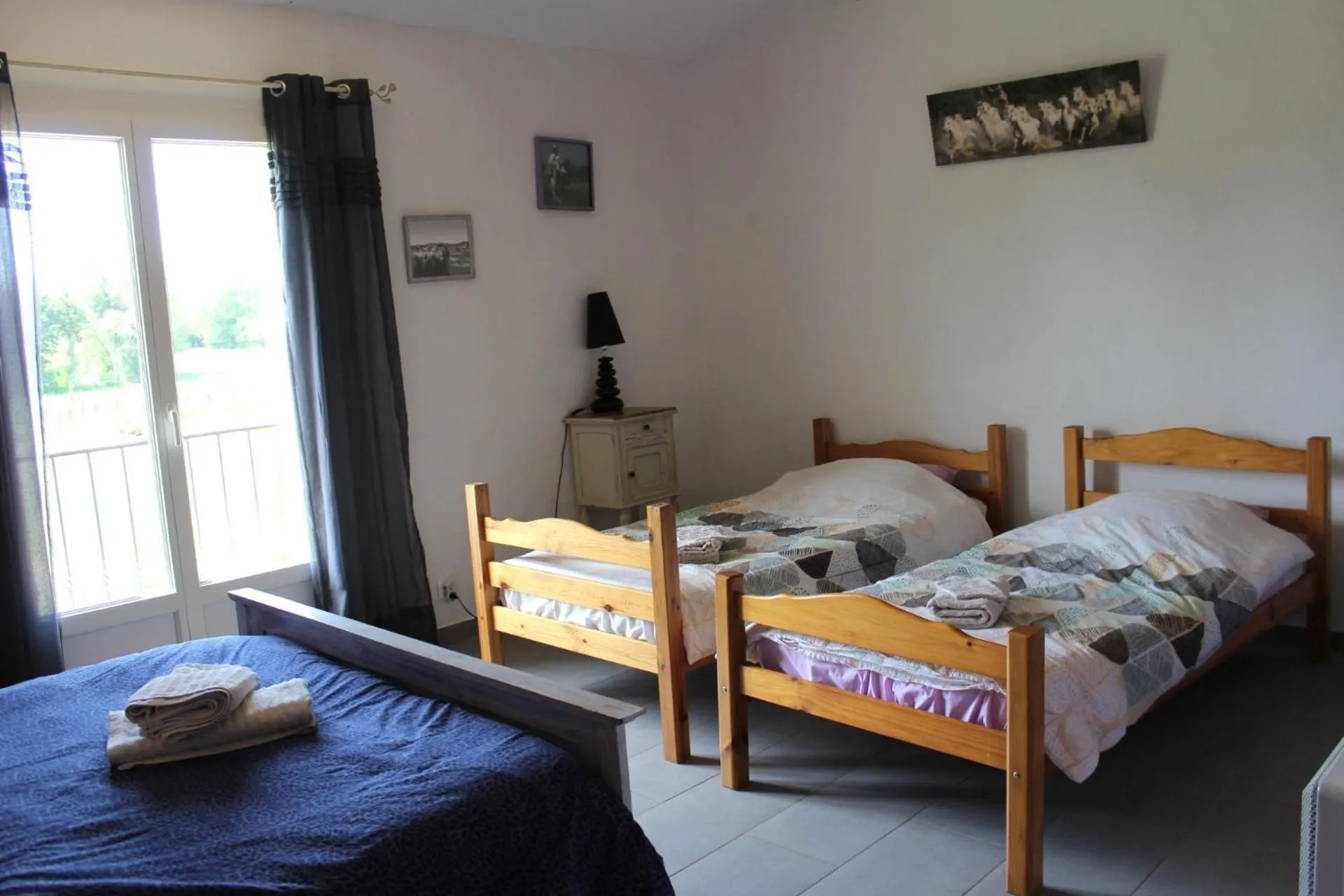Photo of the whole room, Bed in La Sarriette - Chambres d'hôtes et gîte d'étape à Eygalières