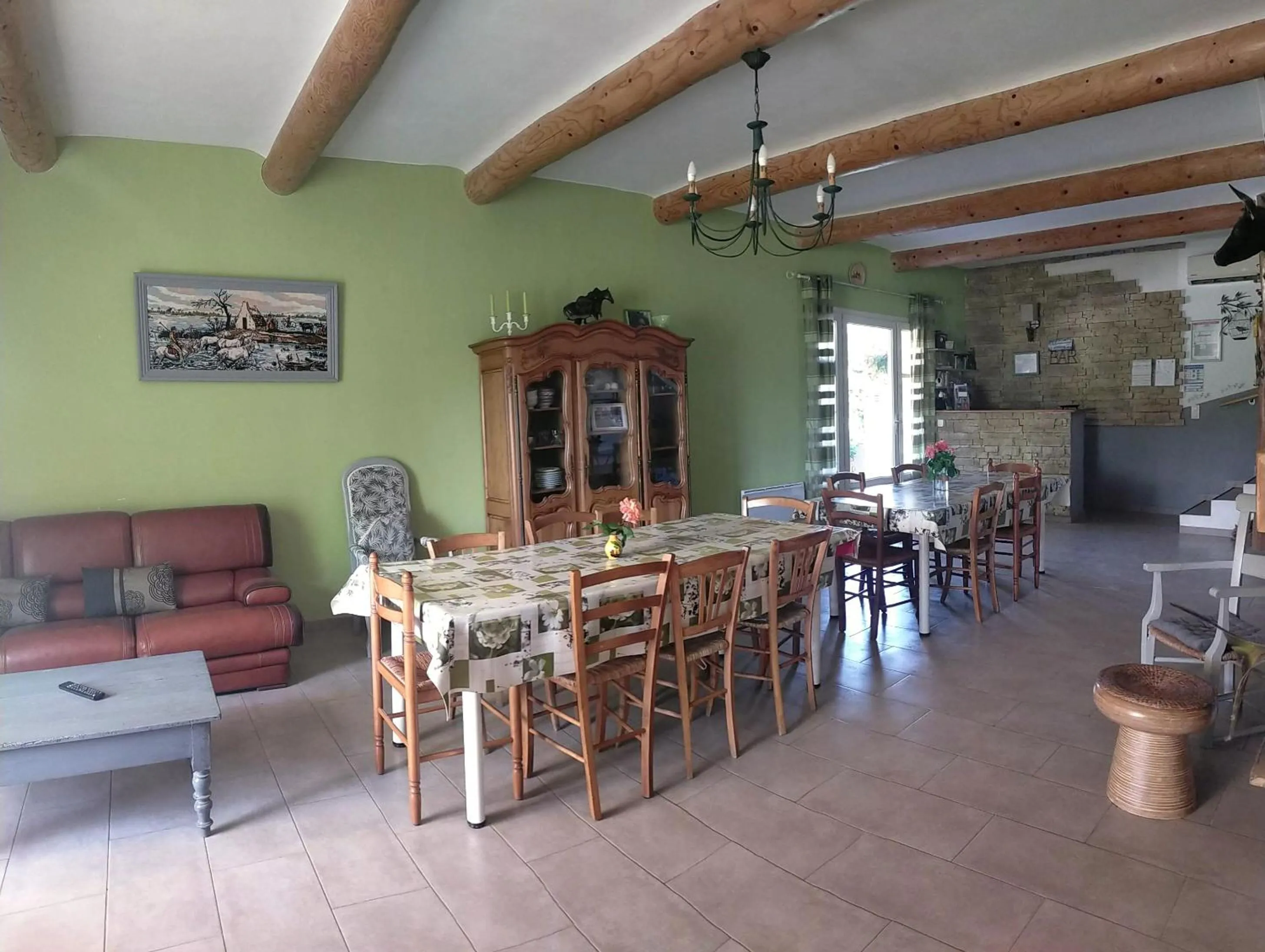 Breakfast in La Sarriette - Chambres d'hôtes et gîte d'étape à Eygalières