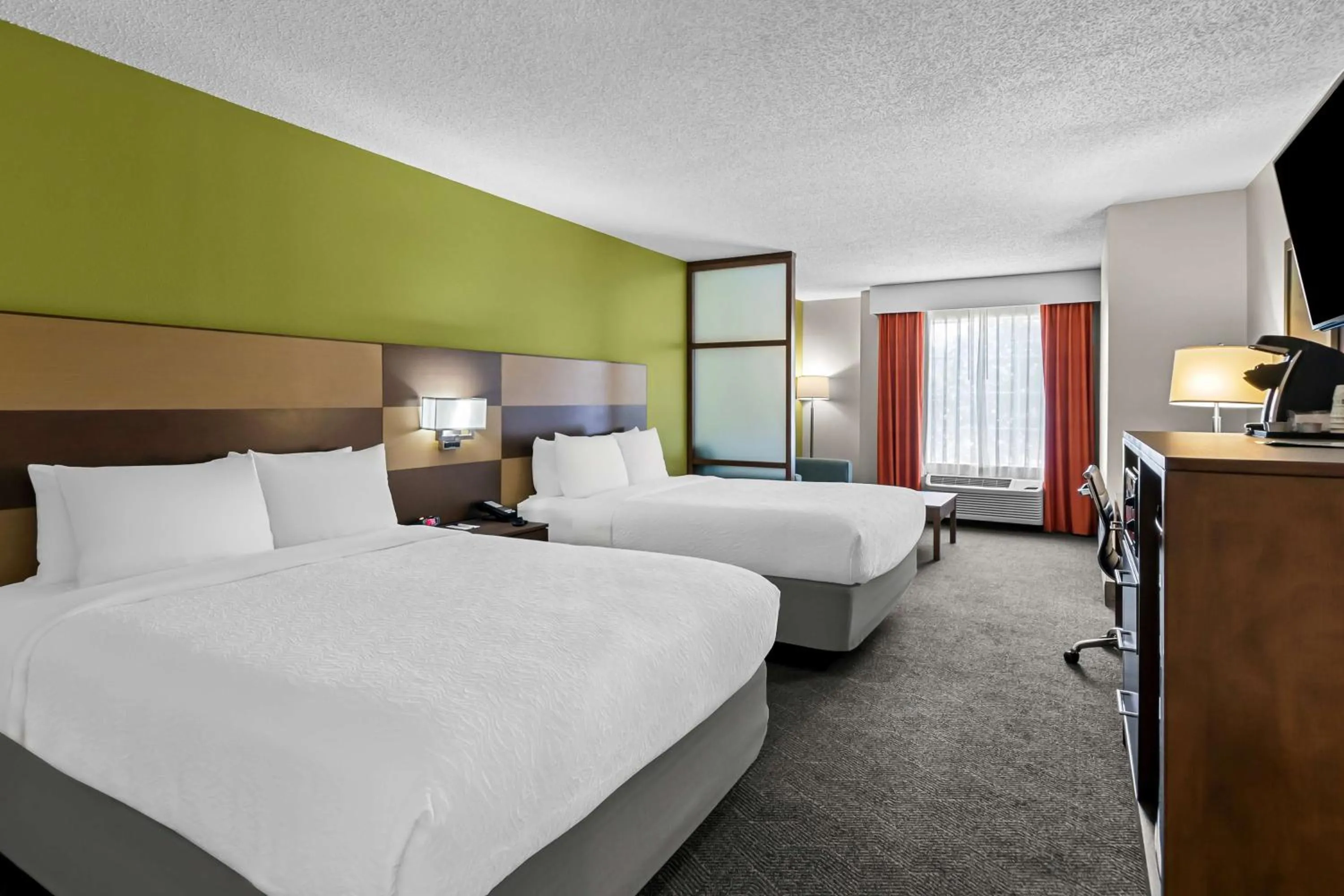 Photo of the whole room, Bed in Best Western Niceville - Eglin AFB Hotel